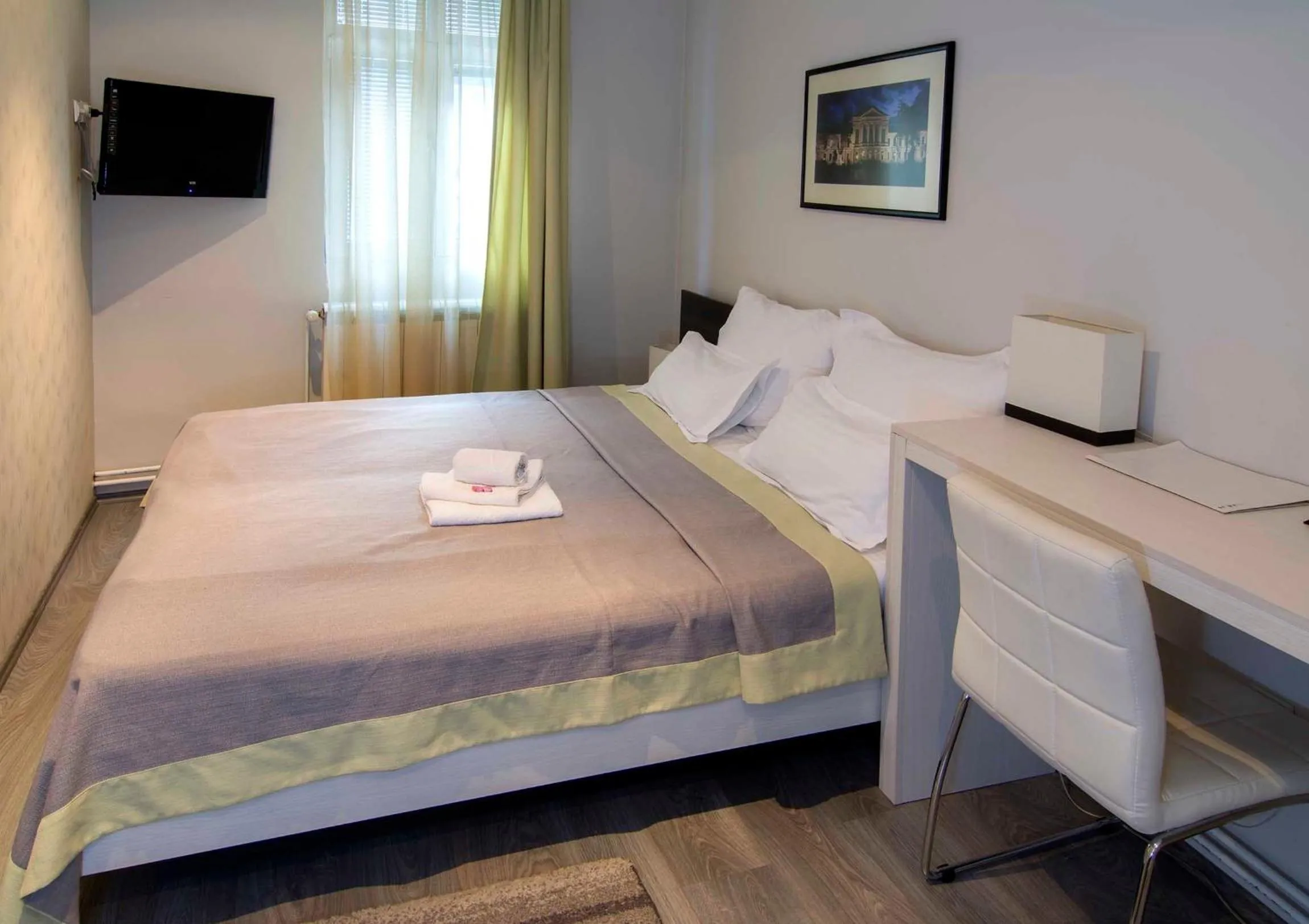 Photo of the whole room, Bed in Garni hotel King