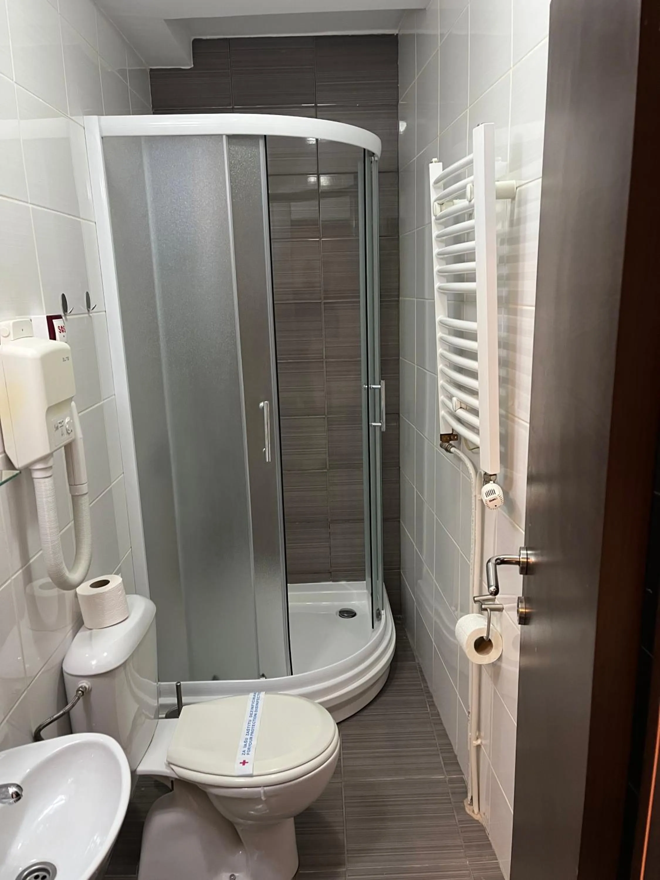 Shower in Garni hotel King