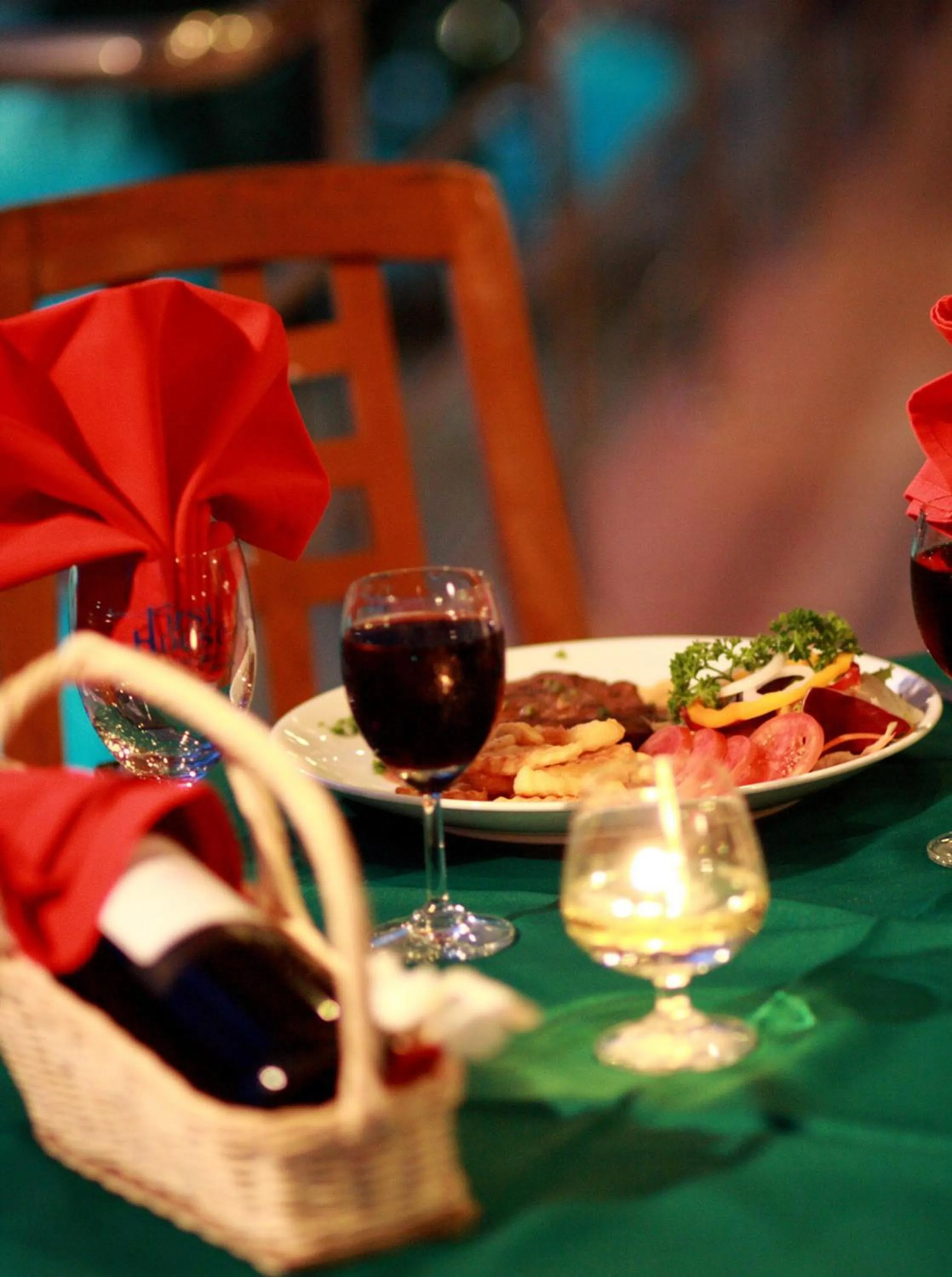 Restaurant/places to eat in Samui First House Hotel