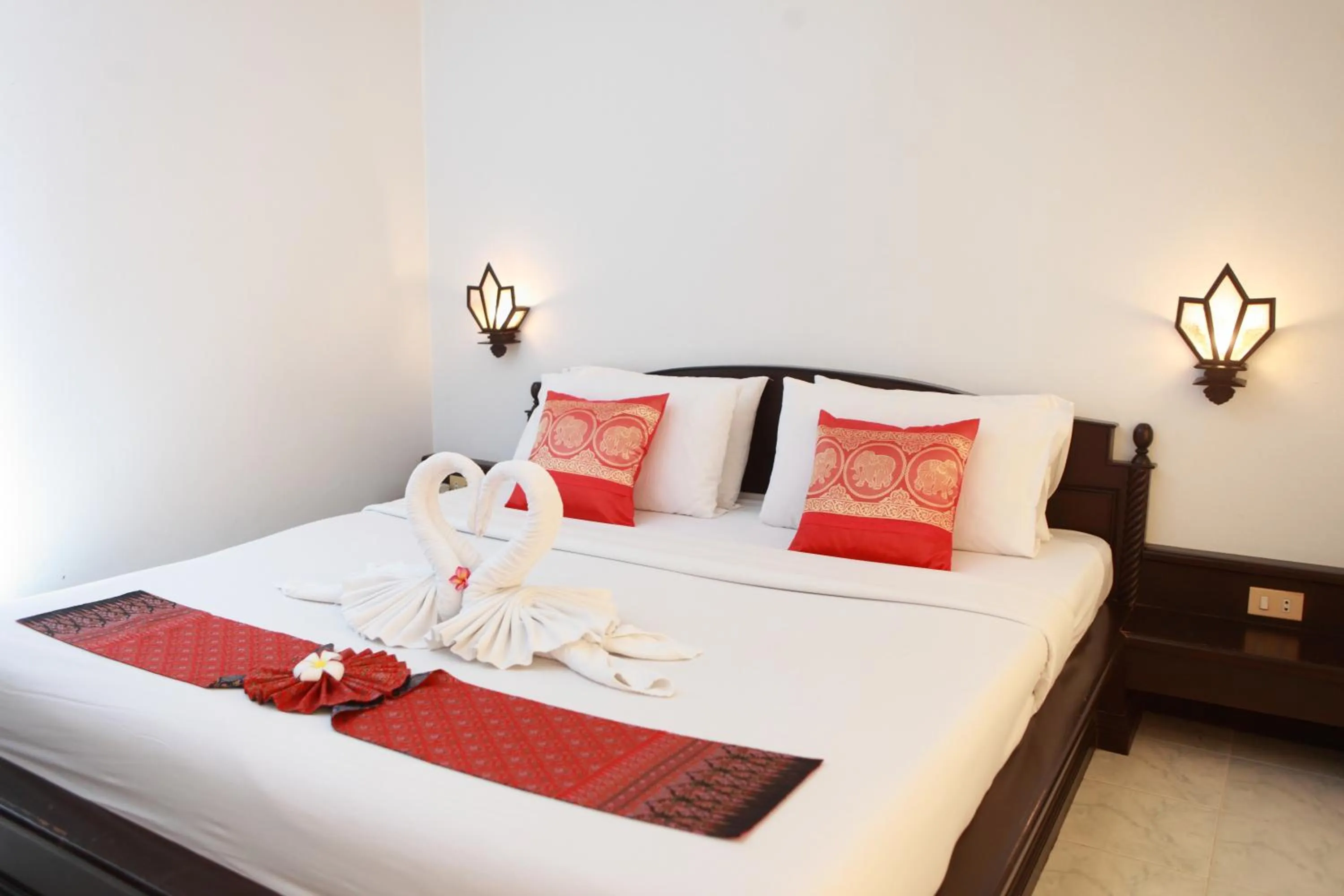 Bed in Samui First House Hotel