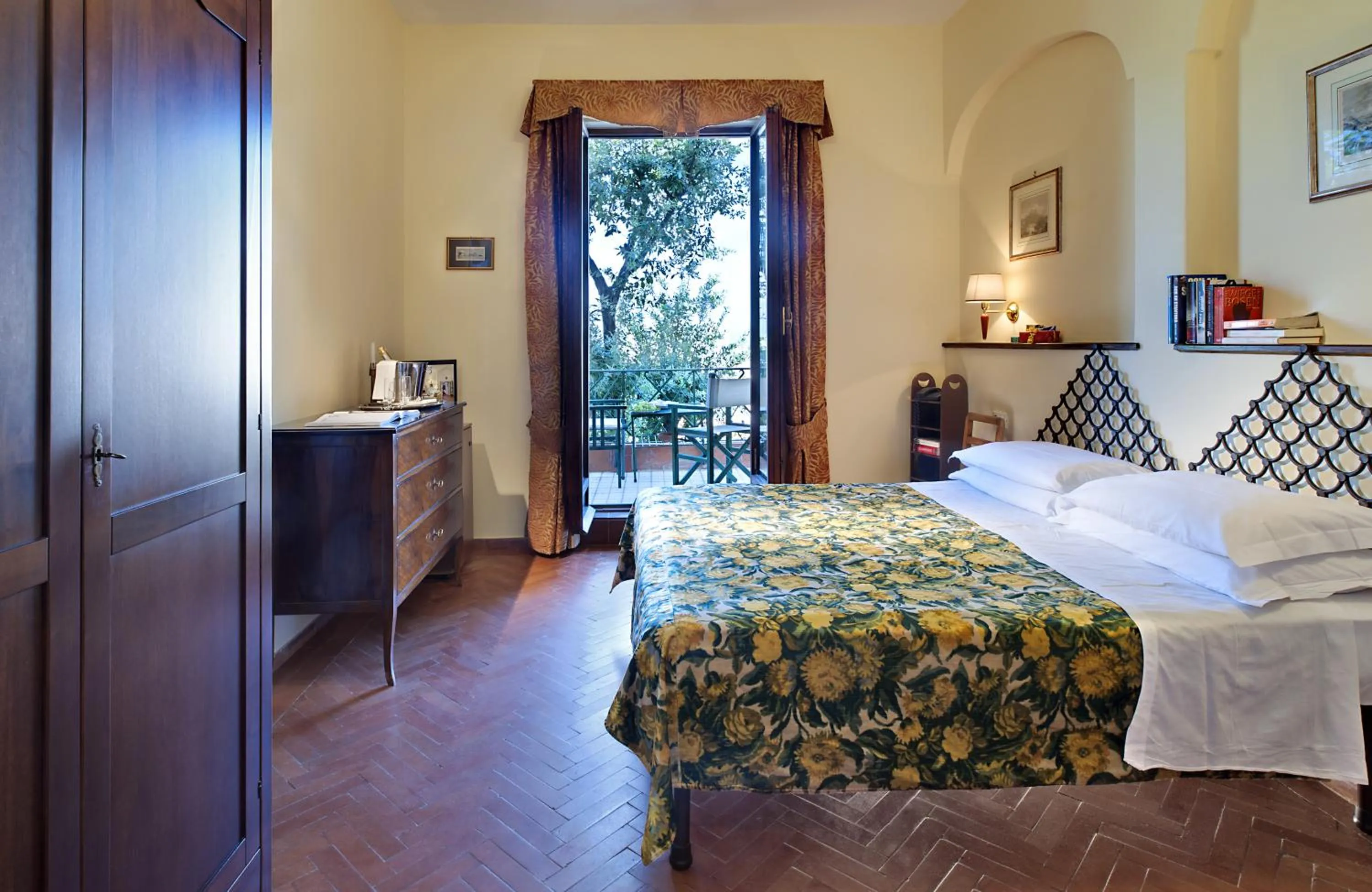 Shower, Bed in Hotel La Villarosa Terme