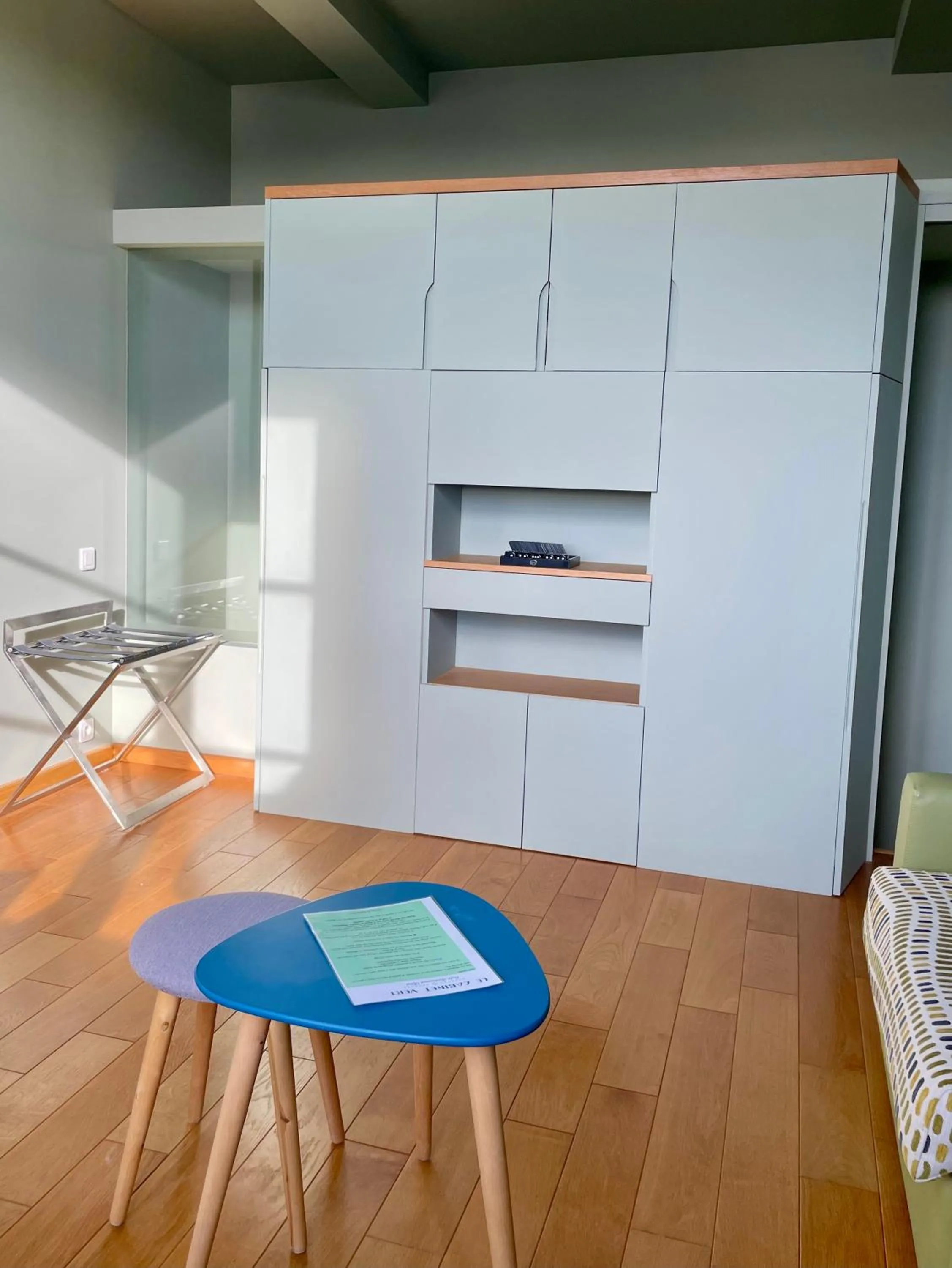 wardrobe in Suites du Cabinet Vert