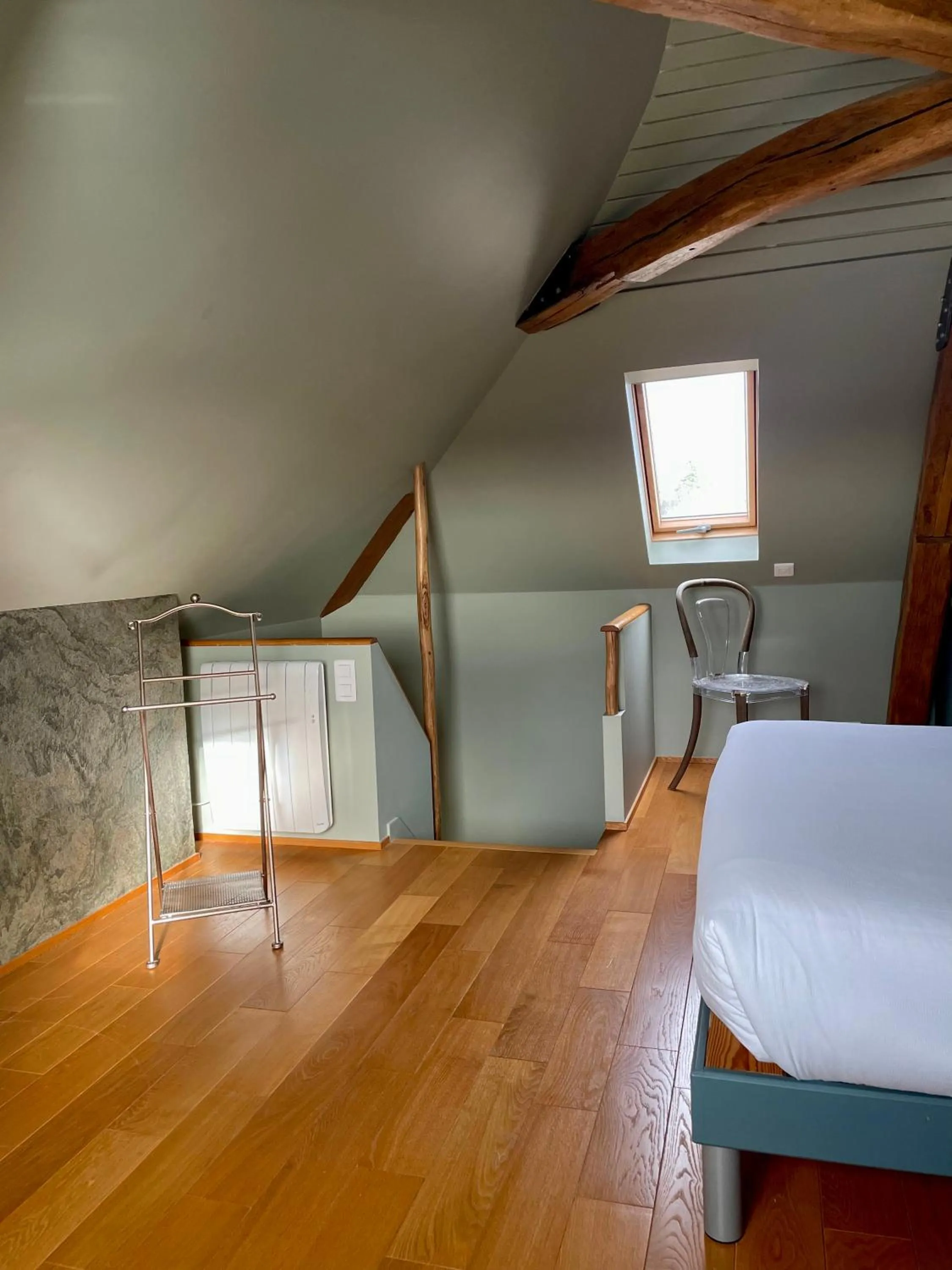 Photo of the whole room, Bed in Suites du Cabinet Vert