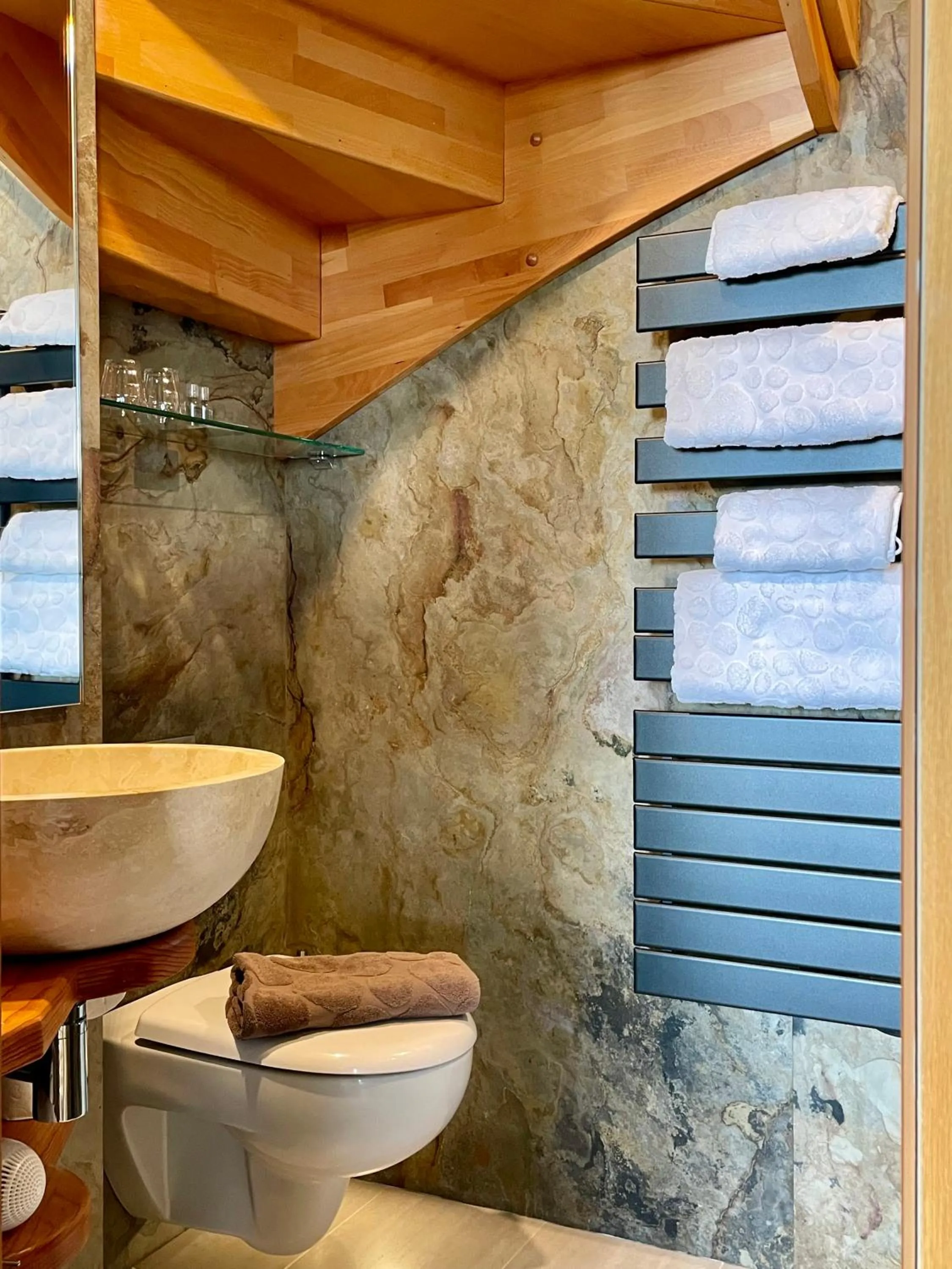 Toilet in Suites du Cabinet Vert