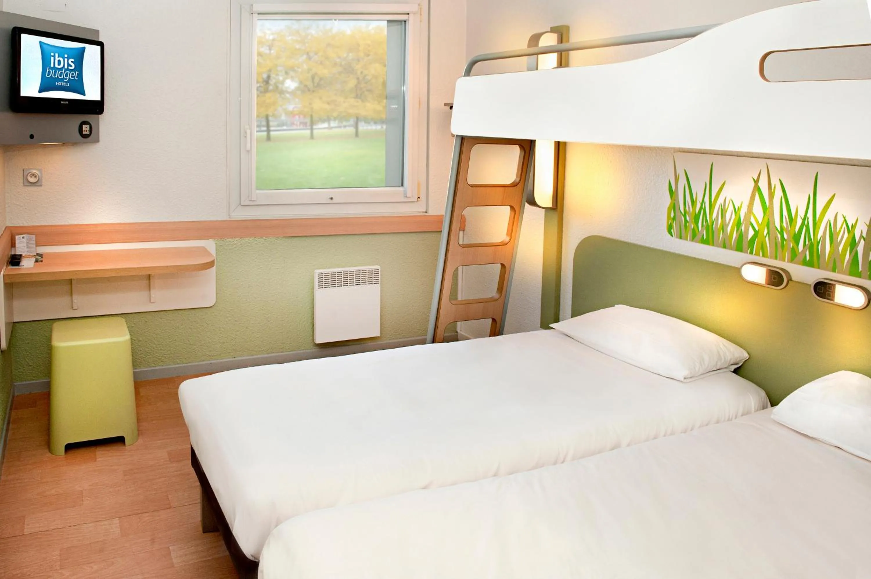 group of guests, Bed in ibis budget Strasbourg Sud Illkirch