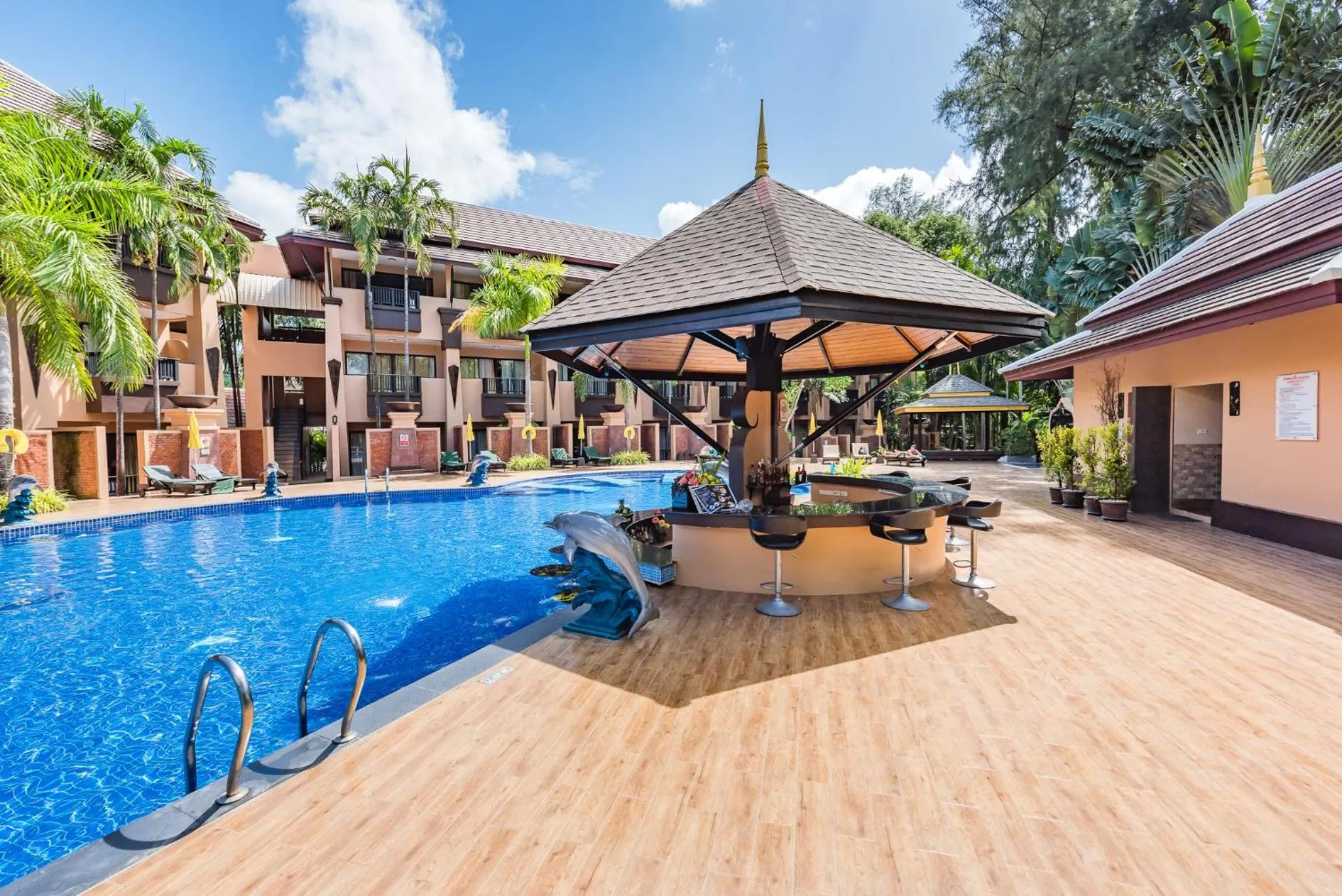 Lounge or bar in Princess Kamala Beachfront Hotel - SHA Extra Plus