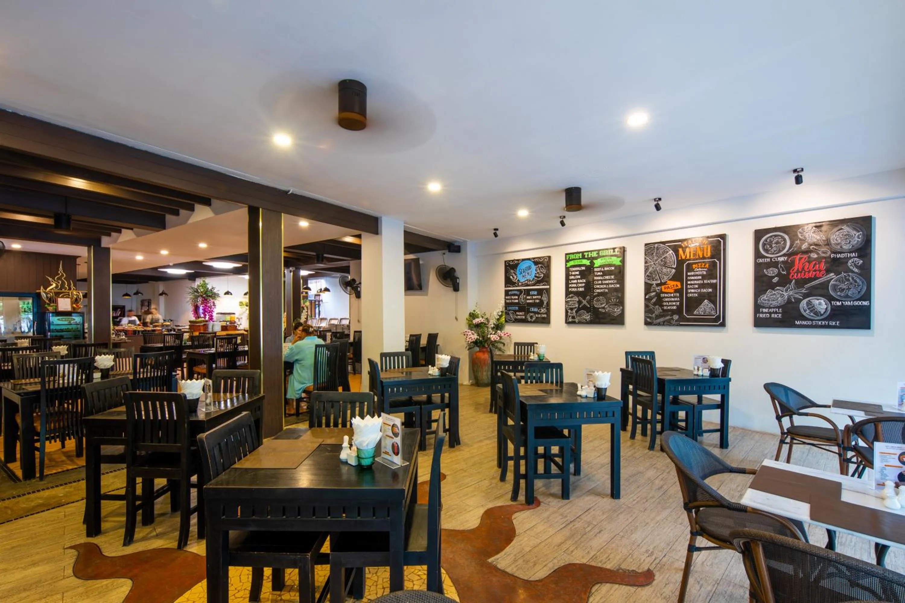 Restaurant/places to eat in Princess Kamala Beachfront Hotel - SHA Extra Plus