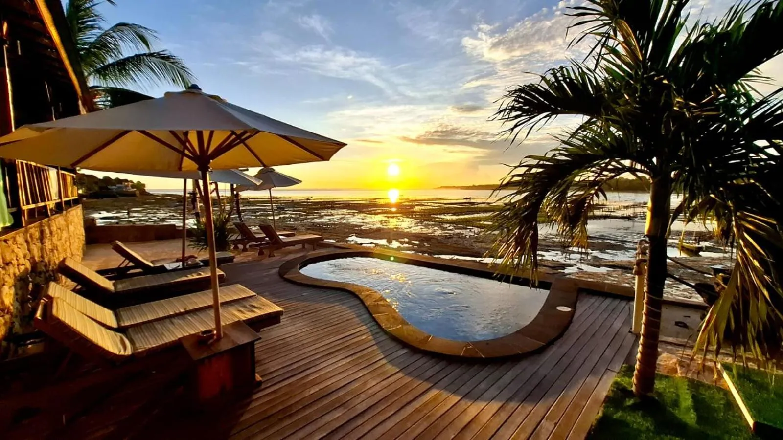 Swimming pool in Double'A beach house