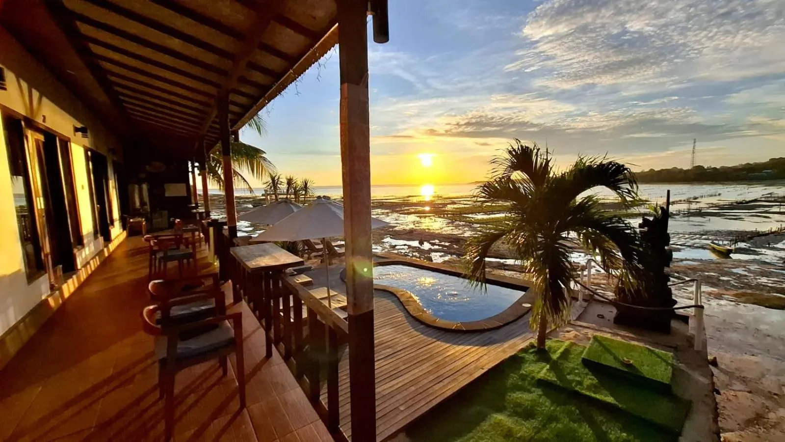 Balcony/Terrace in Double'A beach house