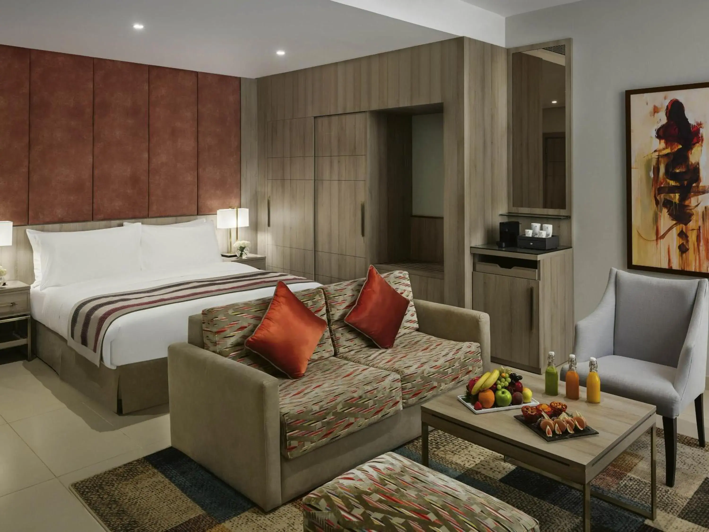 Superior Room with Pool View in Mövenpick Hotel Tahlia Jeddah Superior Room with Pool View in Mövenpick Hotel Tahlia Jeddah