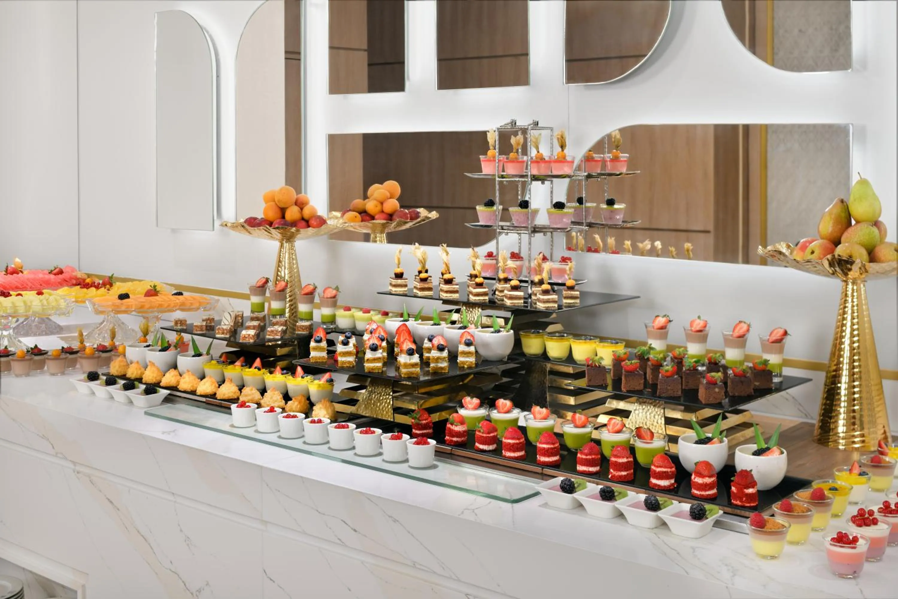 Restaurant/places to eat in Mövenpick Hotel Tahlia Jeddah