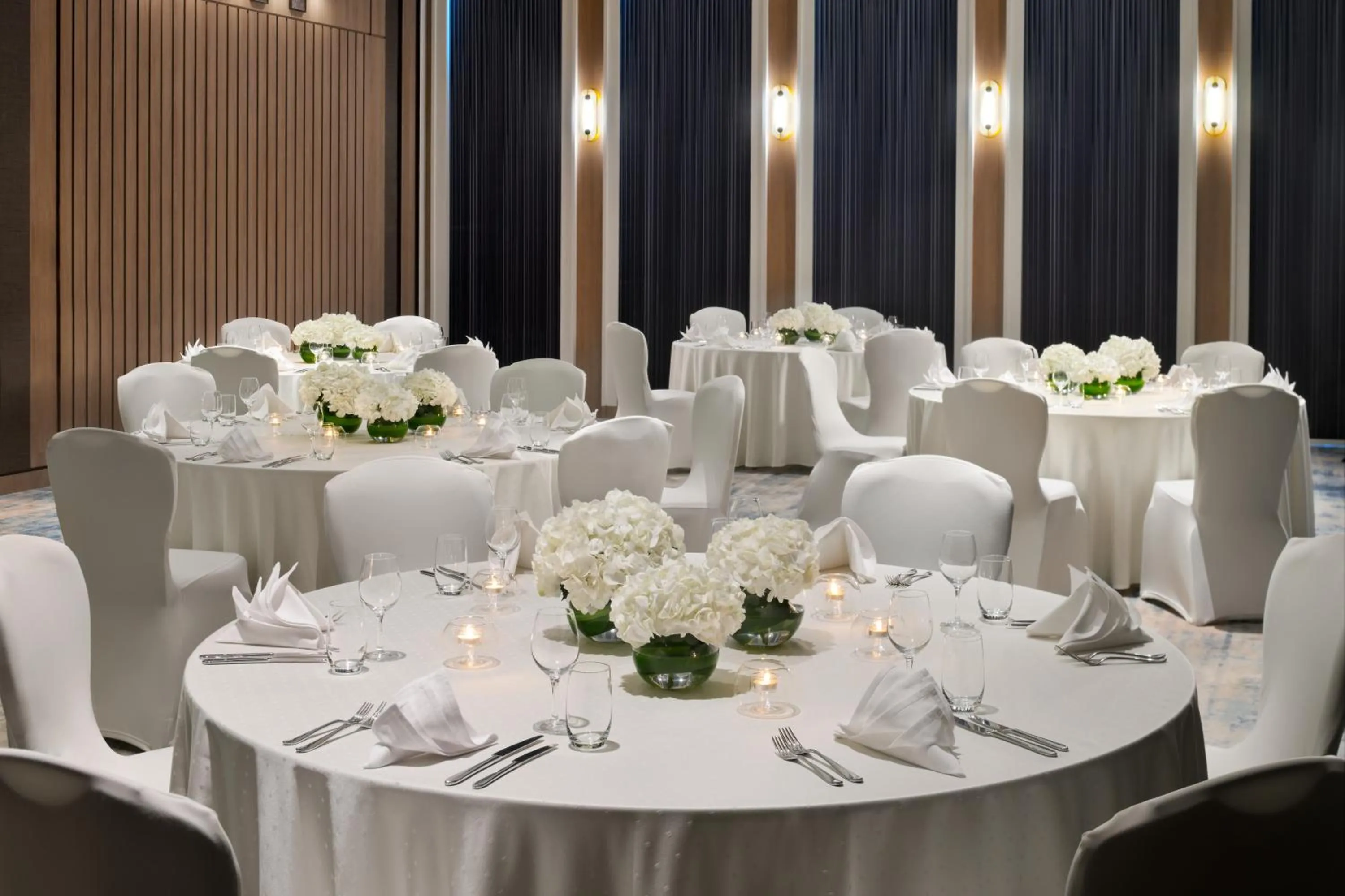 Restaurant/places to eat in Mövenpick Hotel Tahlia Jeddah