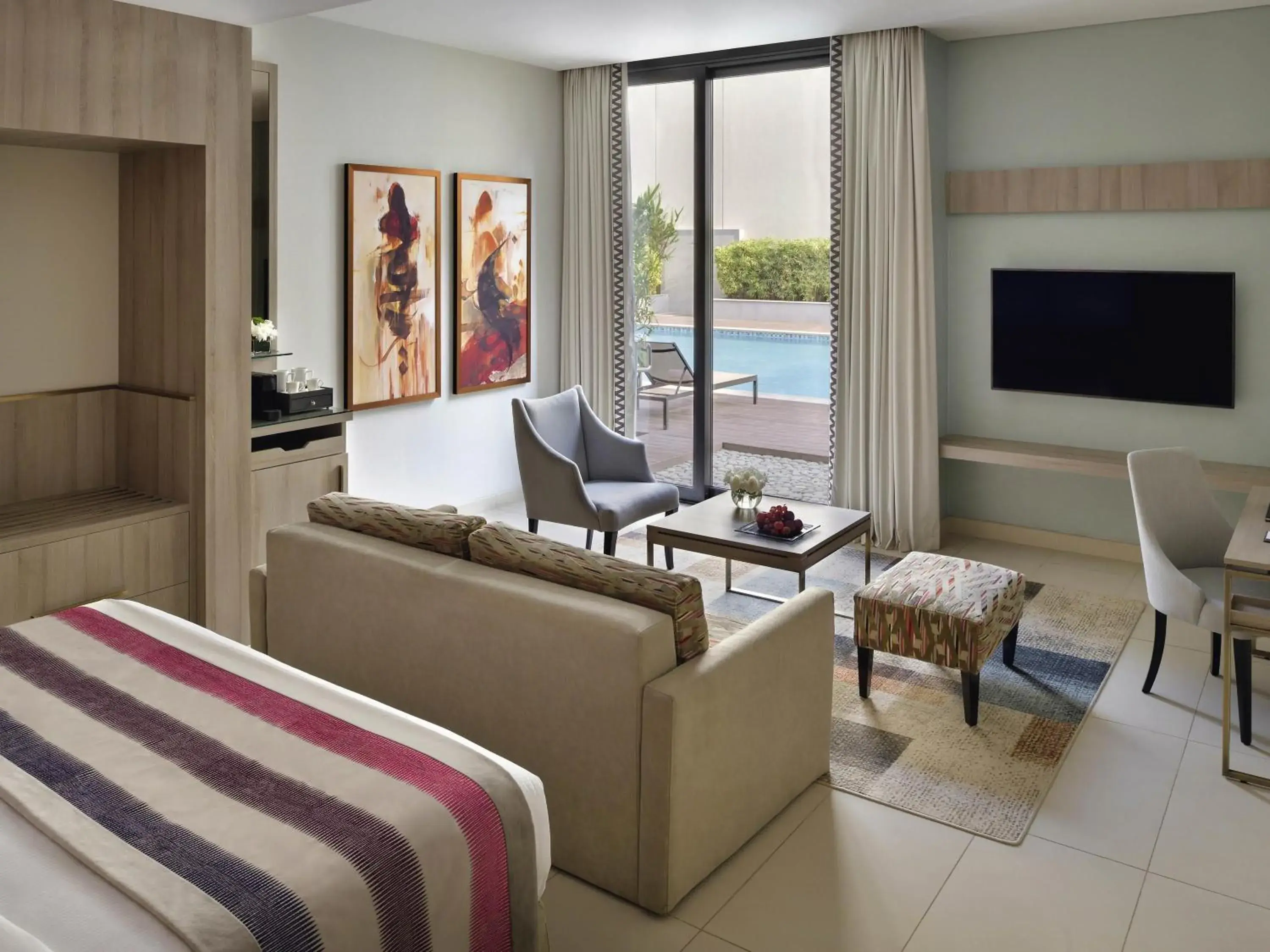 Superior Room with Pool Access in Mövenpick Hotel Tahlia Jeddah Superior Room with Pool Access in Mövenpick Hotel Tahlia Jeddah