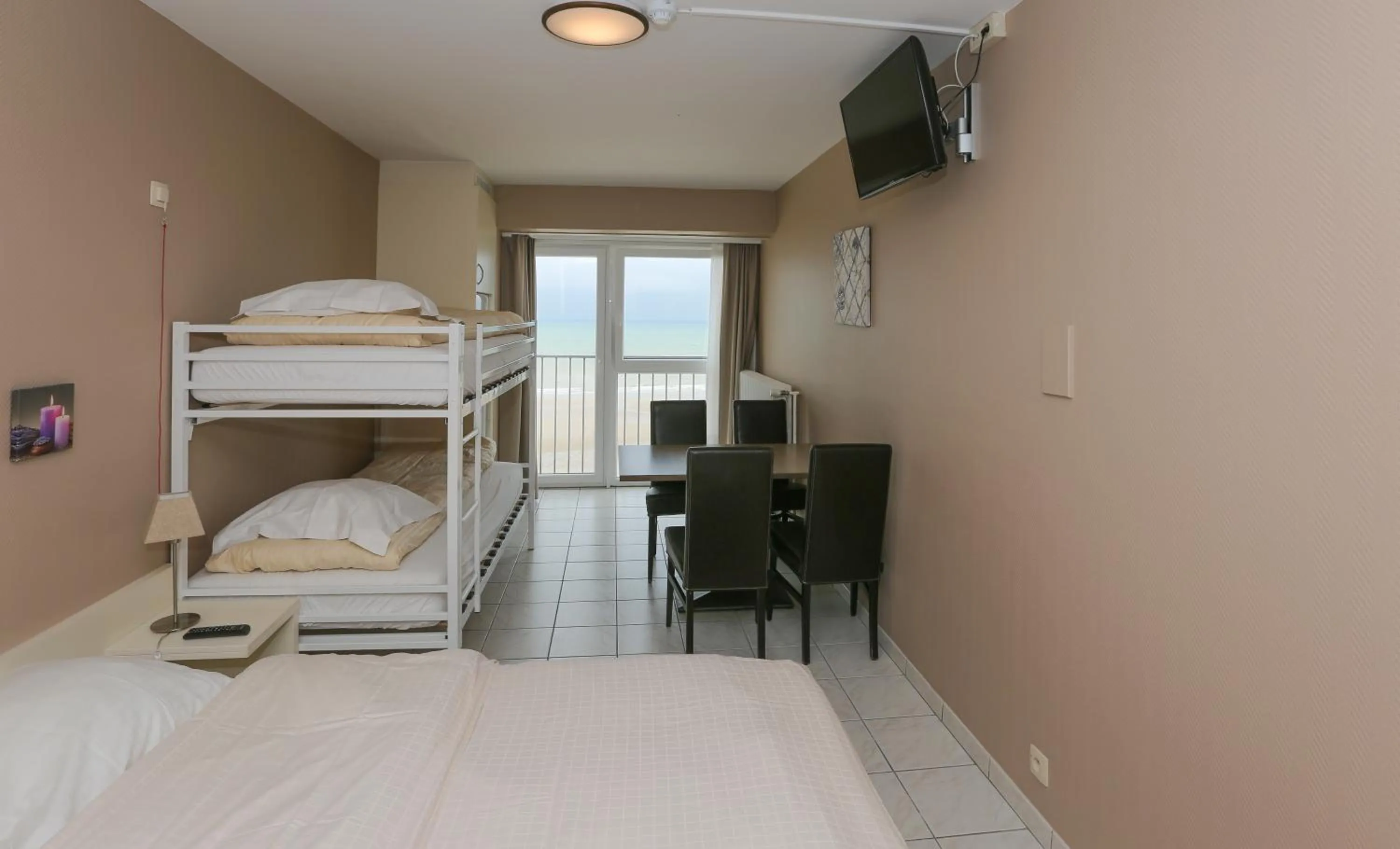 Day, Bed in Hotel De Zeebries