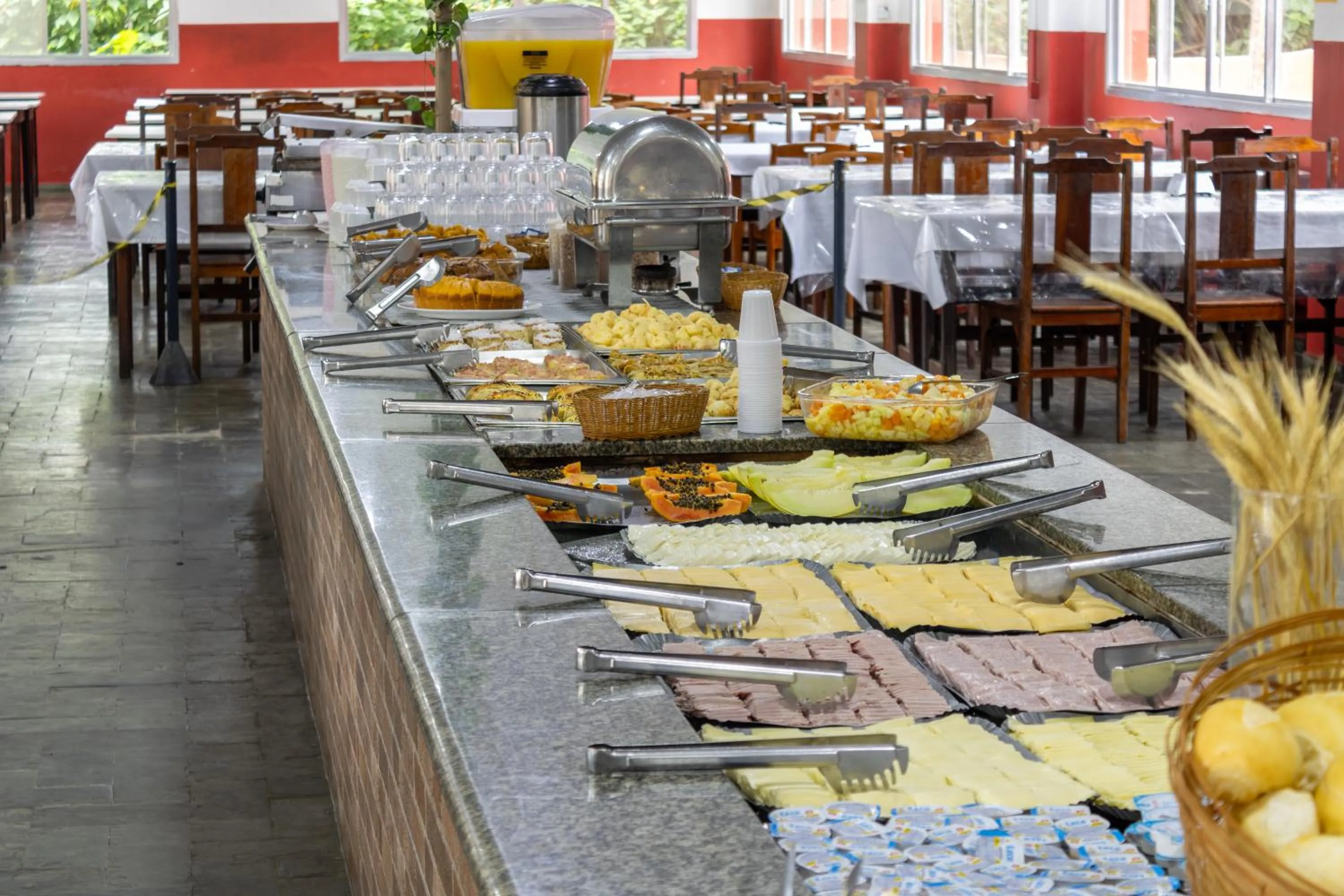 Restaurant/places to eat in Ilha Morena Praia Hotel