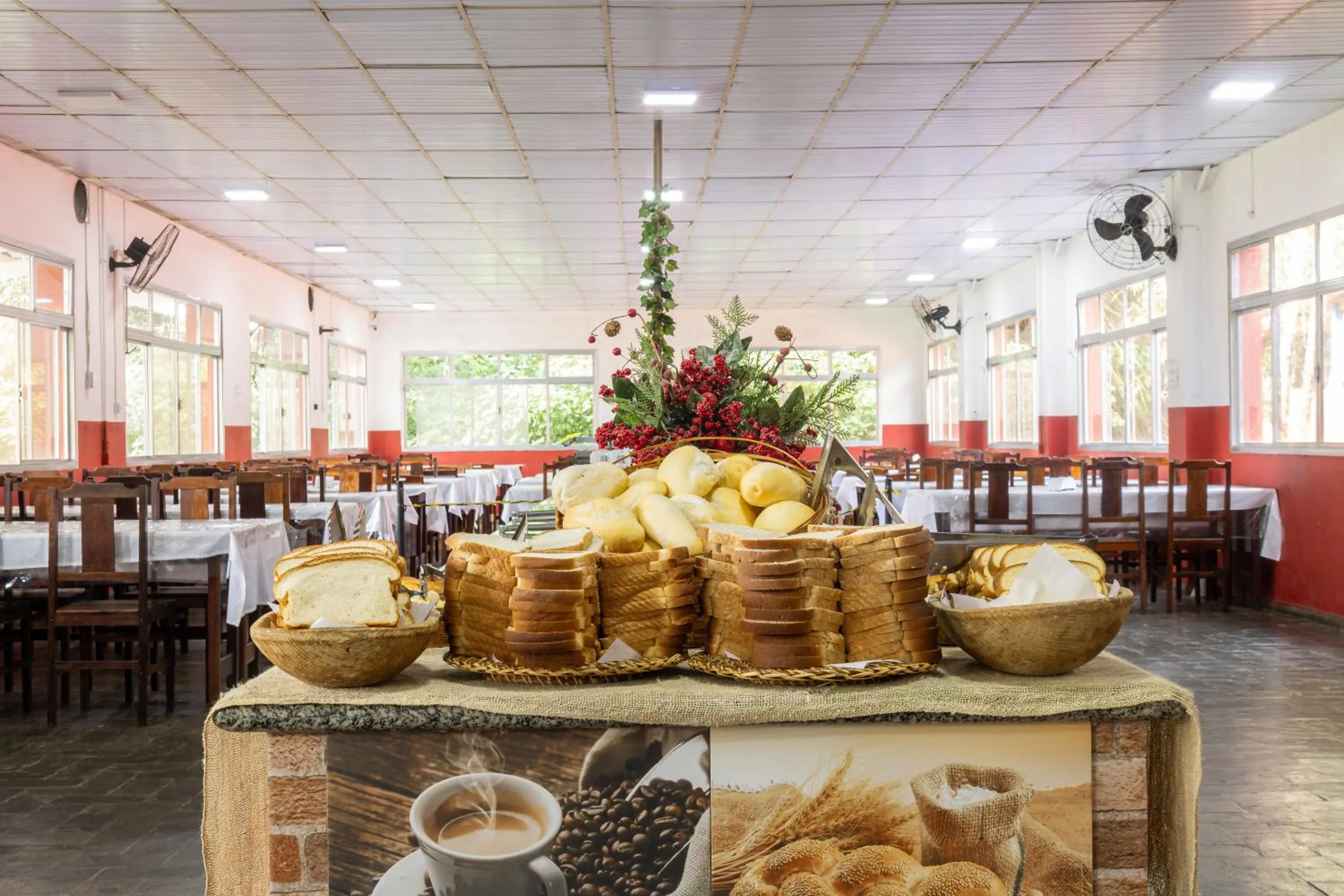 Restaurant/places to eat in Ilha Morena Praia Hotel