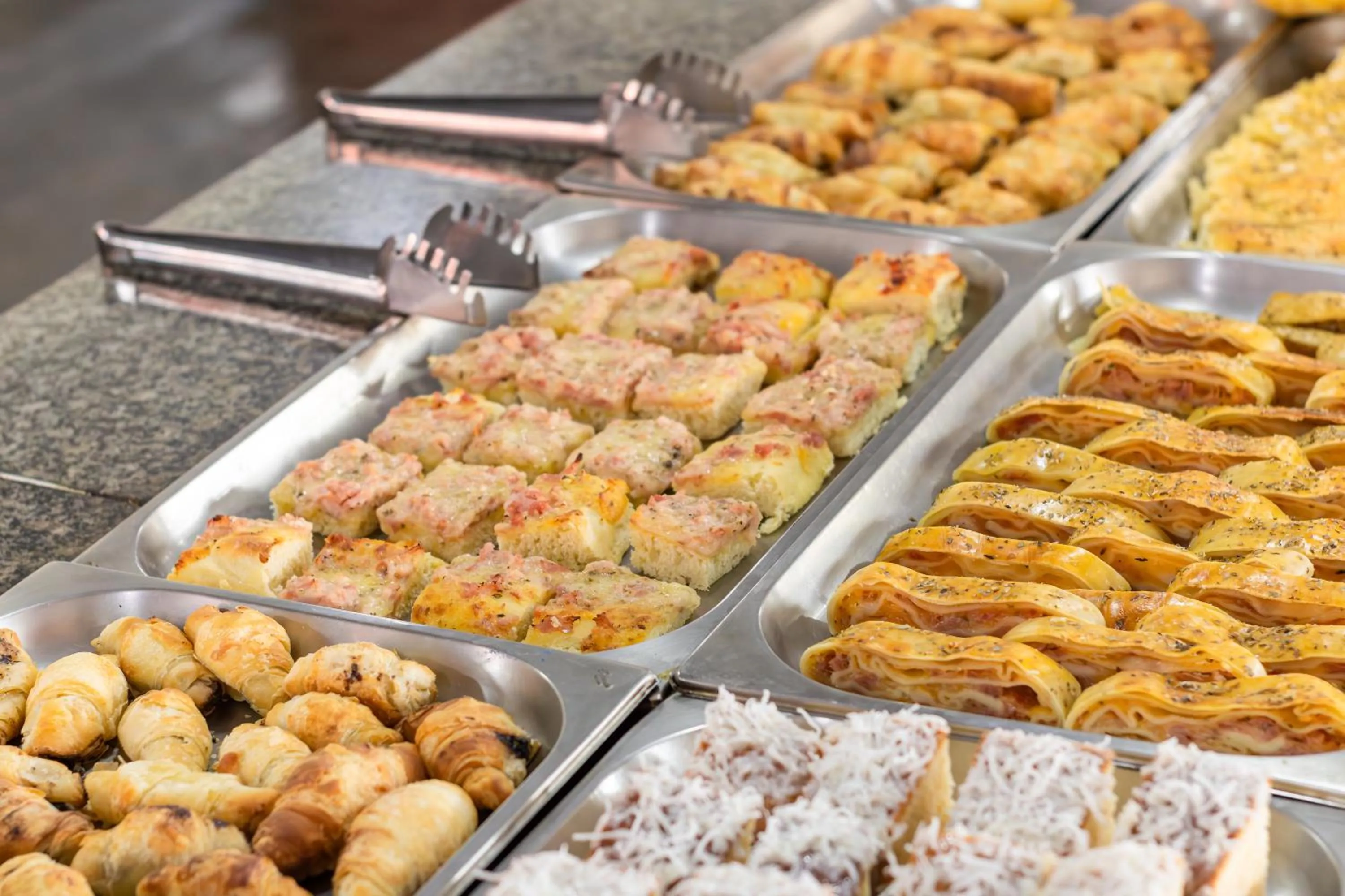 Food and drinks in Ilha Morena Praia Hotel