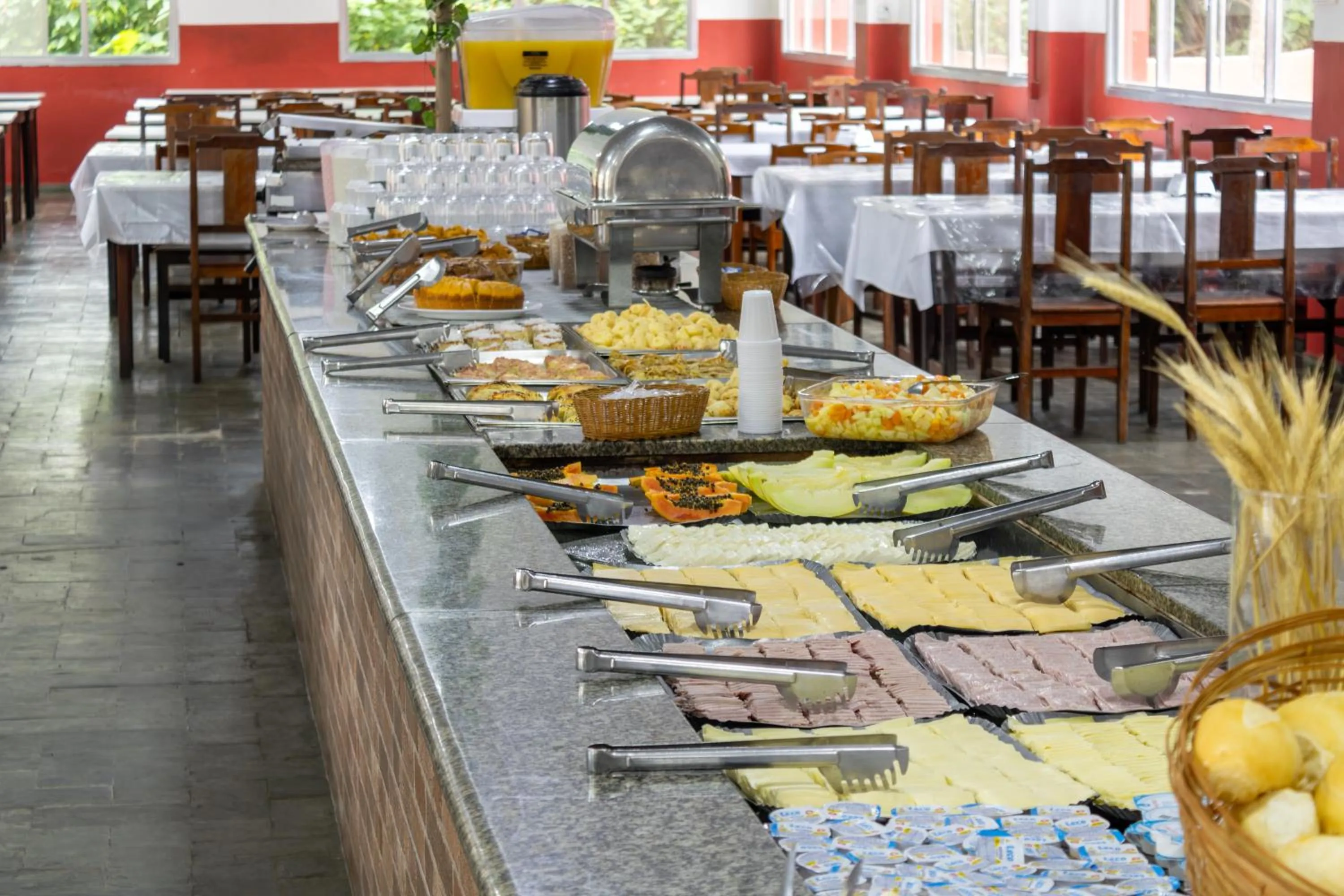 Restaurant/places to eat in Ilha Morena Praia Hotel