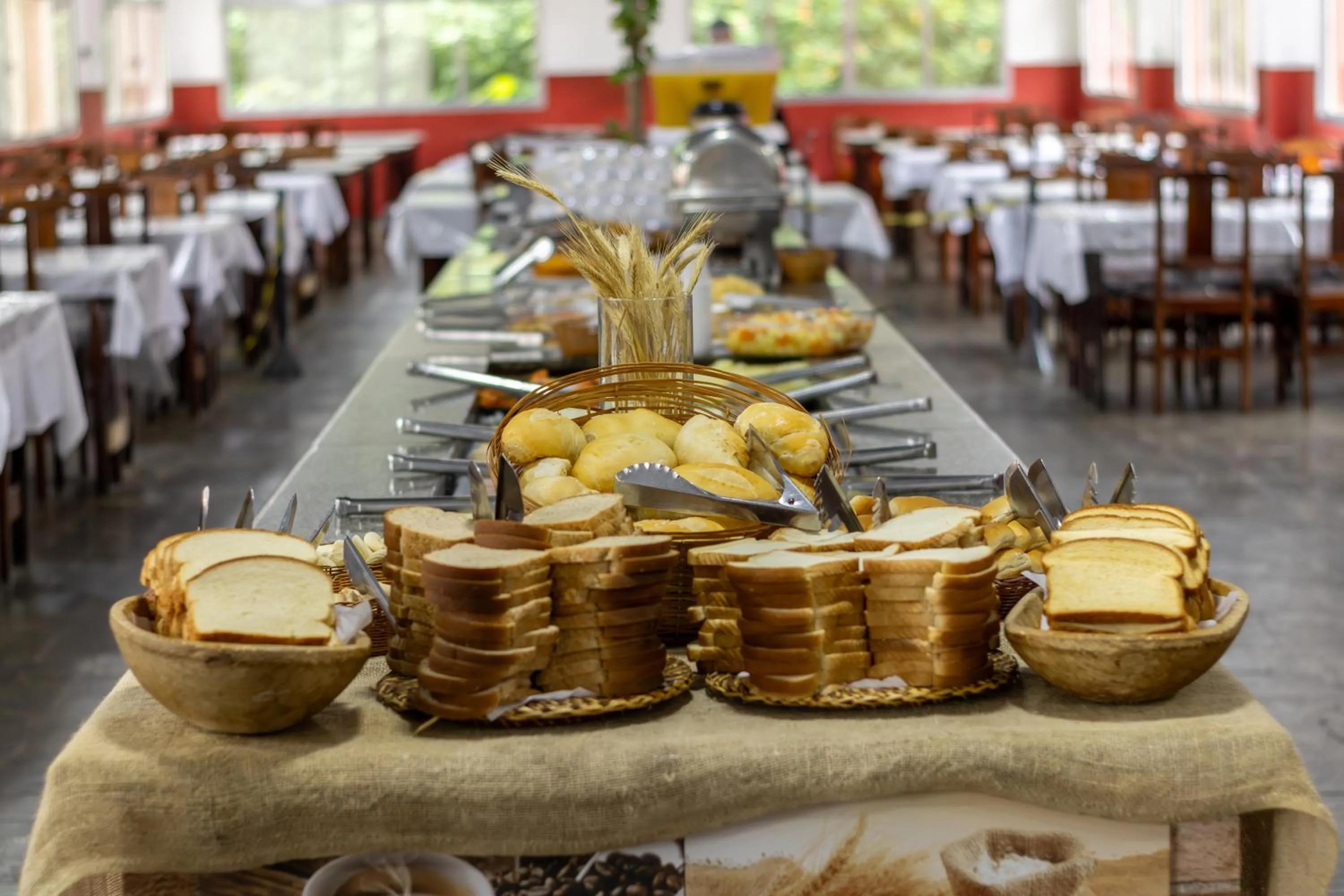 Restaurant/places to eat in Ilha Morena Praia Hotel