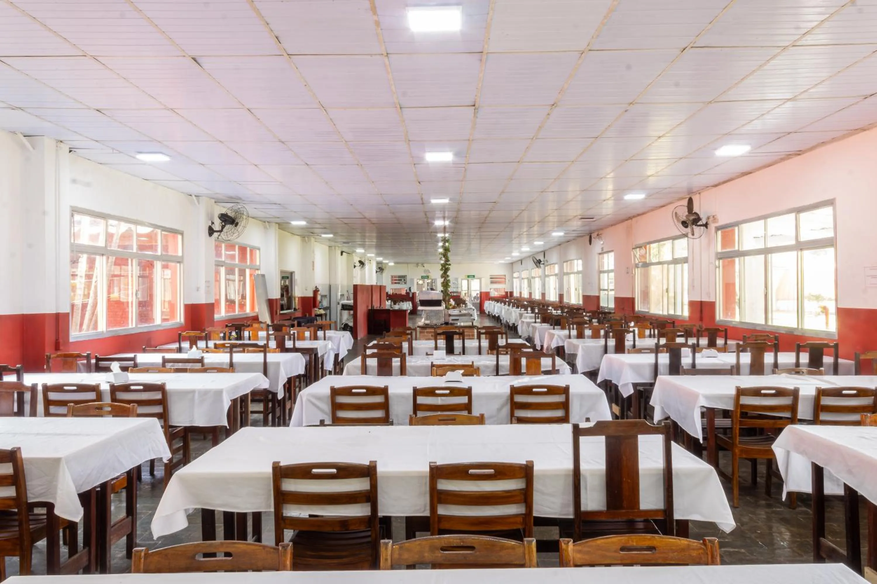 Restaurant/places to eat in Ilha Morena Praia Hotel