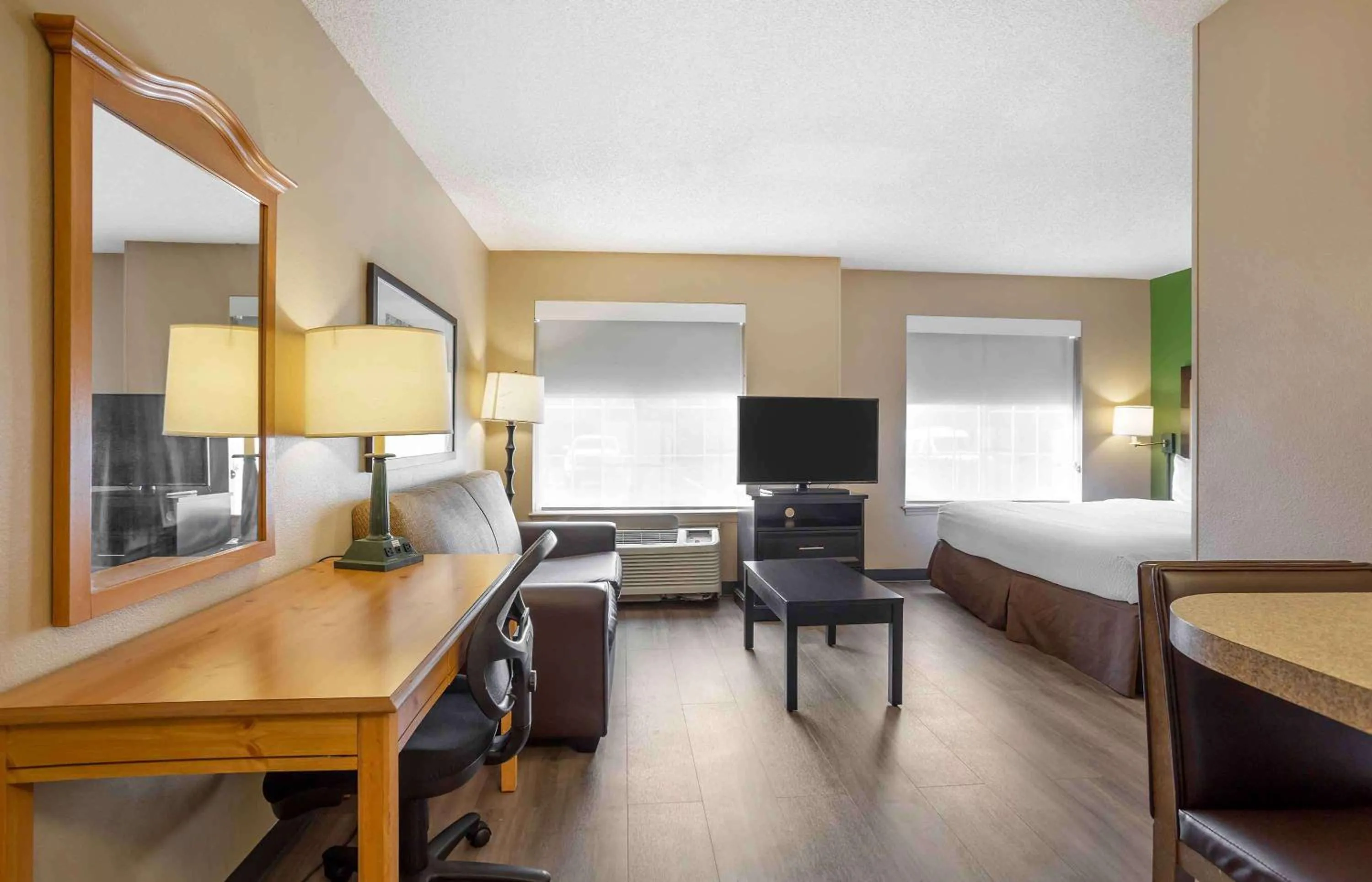 Bedroom, Bed in Extended Stay America Suites - Meadowlands - East Rutherford