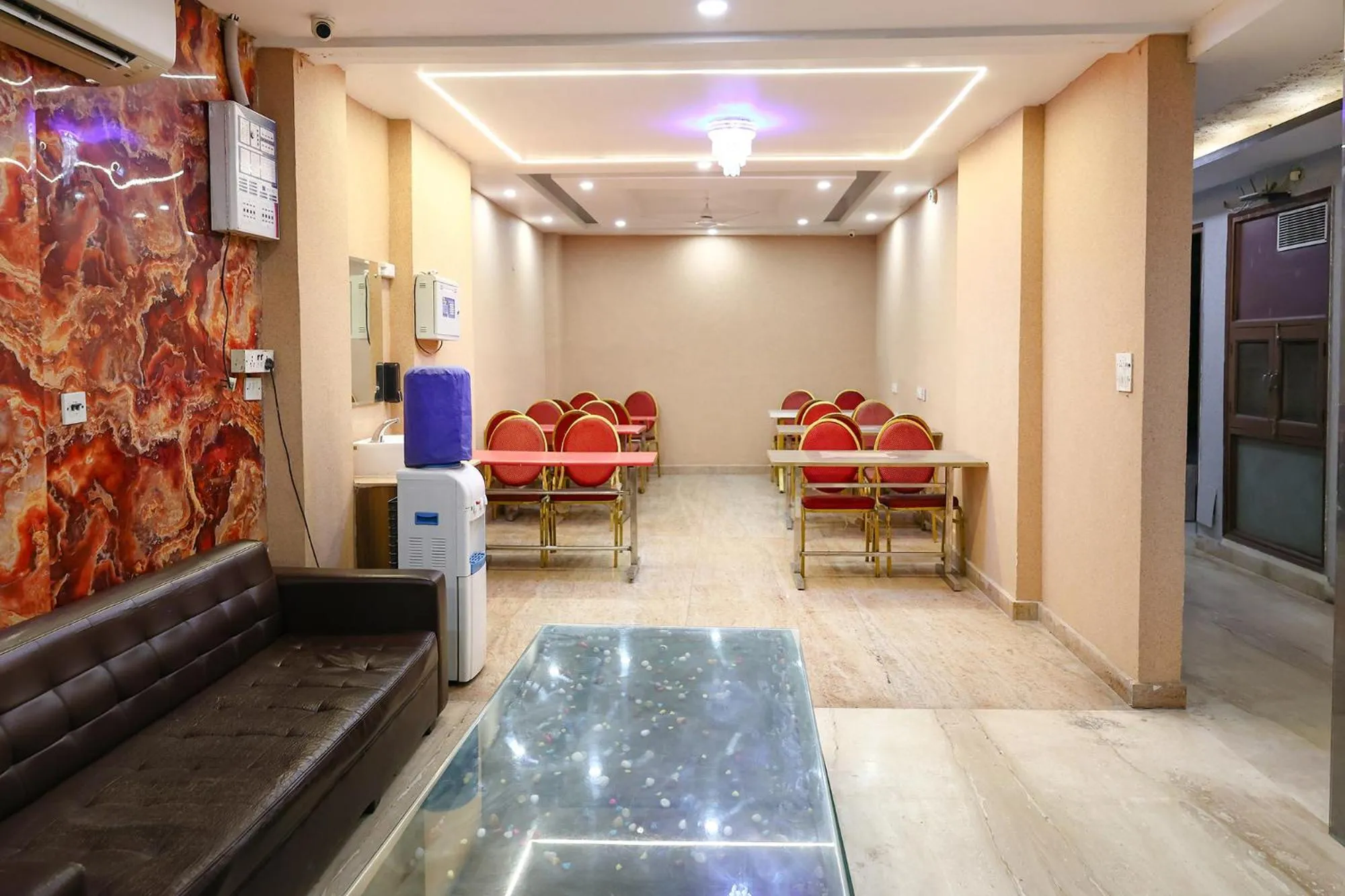Restaurant/places to eat in Hotel HSP Suites - Nr IGI Airport, New Delhi