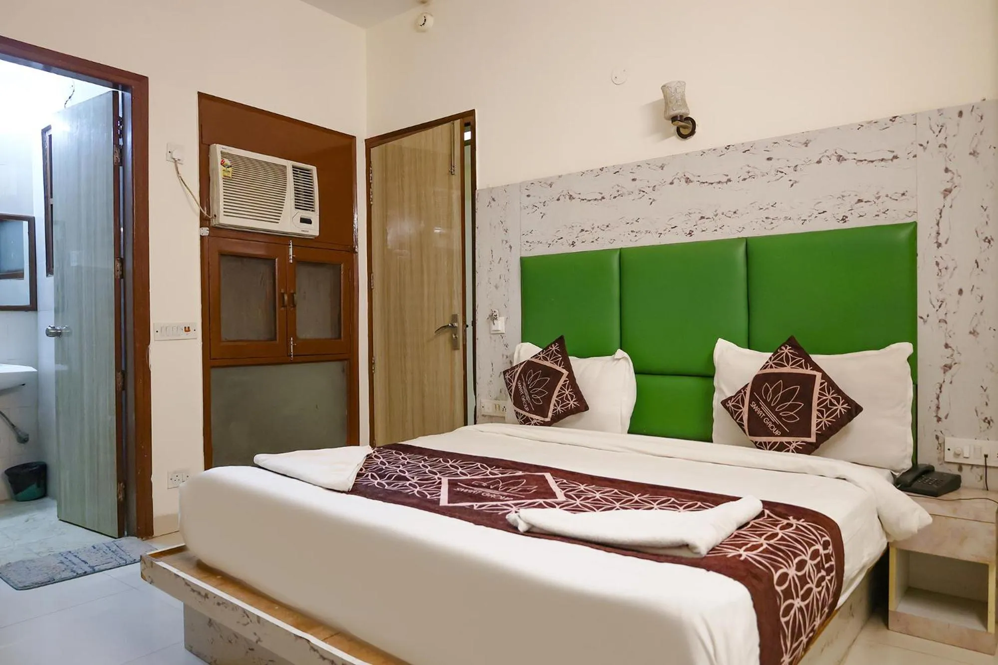 Bed in Hotel HSP Suites - Nr IGI Airport, New Delhi