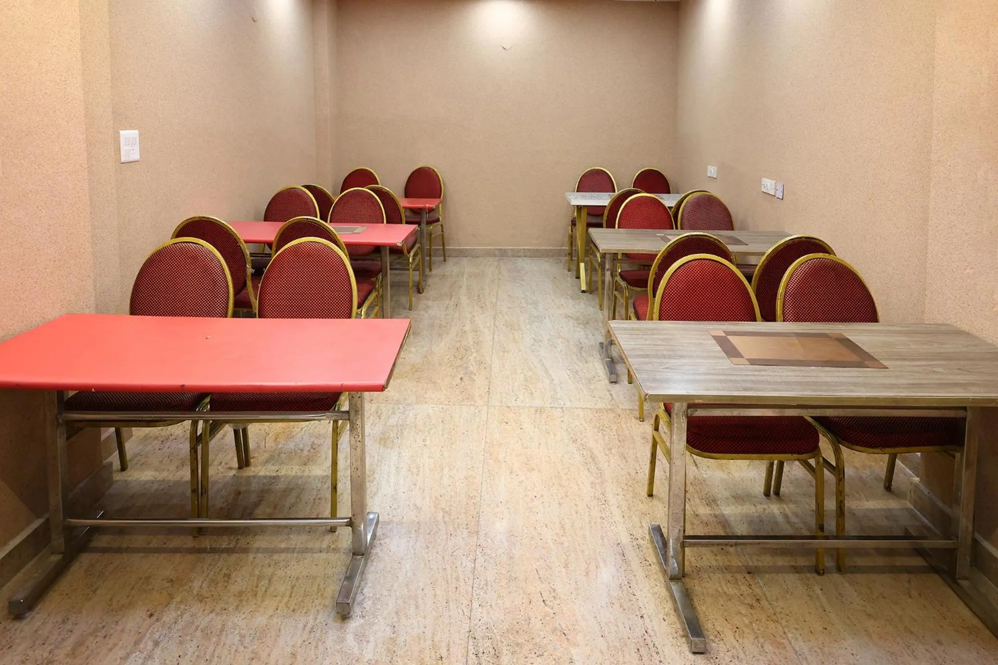 Restaurant/places to eat in Hotel HSP Suites - Nr IGI Airport, New Delhi