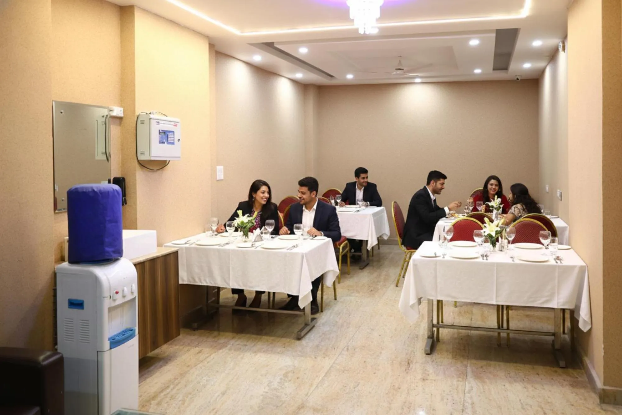 Restaurant/places to eat in Hotel HSP Suites - Nr IGI Airport, New Delhi