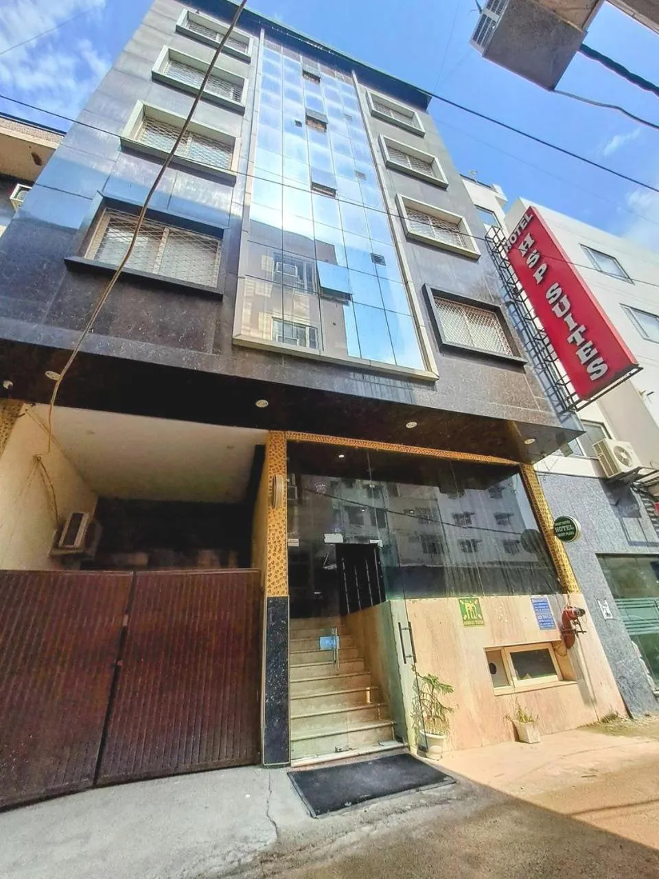 Property building in Hotel HSP Suites - Near IGI Airport, New Delhi