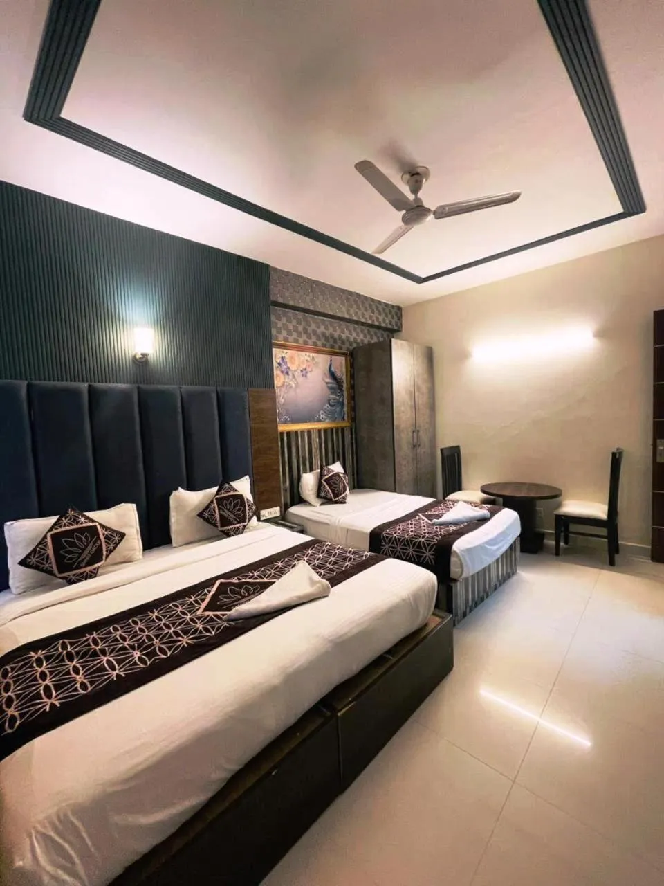 Bed in Hotel HSP Suites - Near IGI Airport, New Delhi