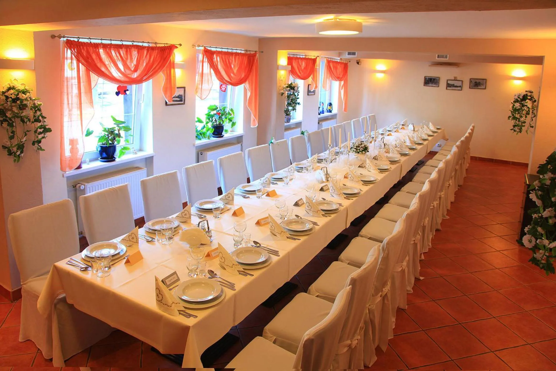 Restaurant/places to eat in Bukowy Dworek