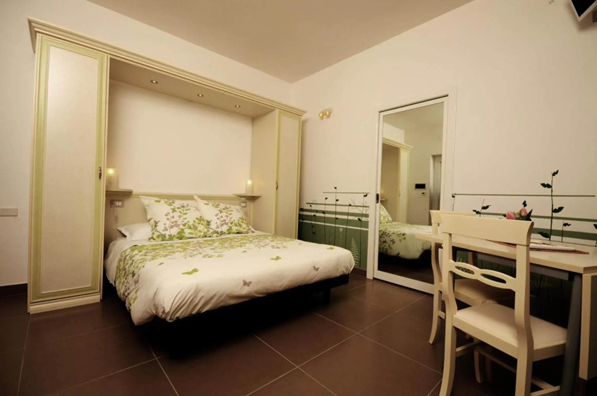 Double Room with Kitchenette - single occupancy in Bedrooms B&B Double Room with Kitchenette - single occupancy in Bedrooms B&B