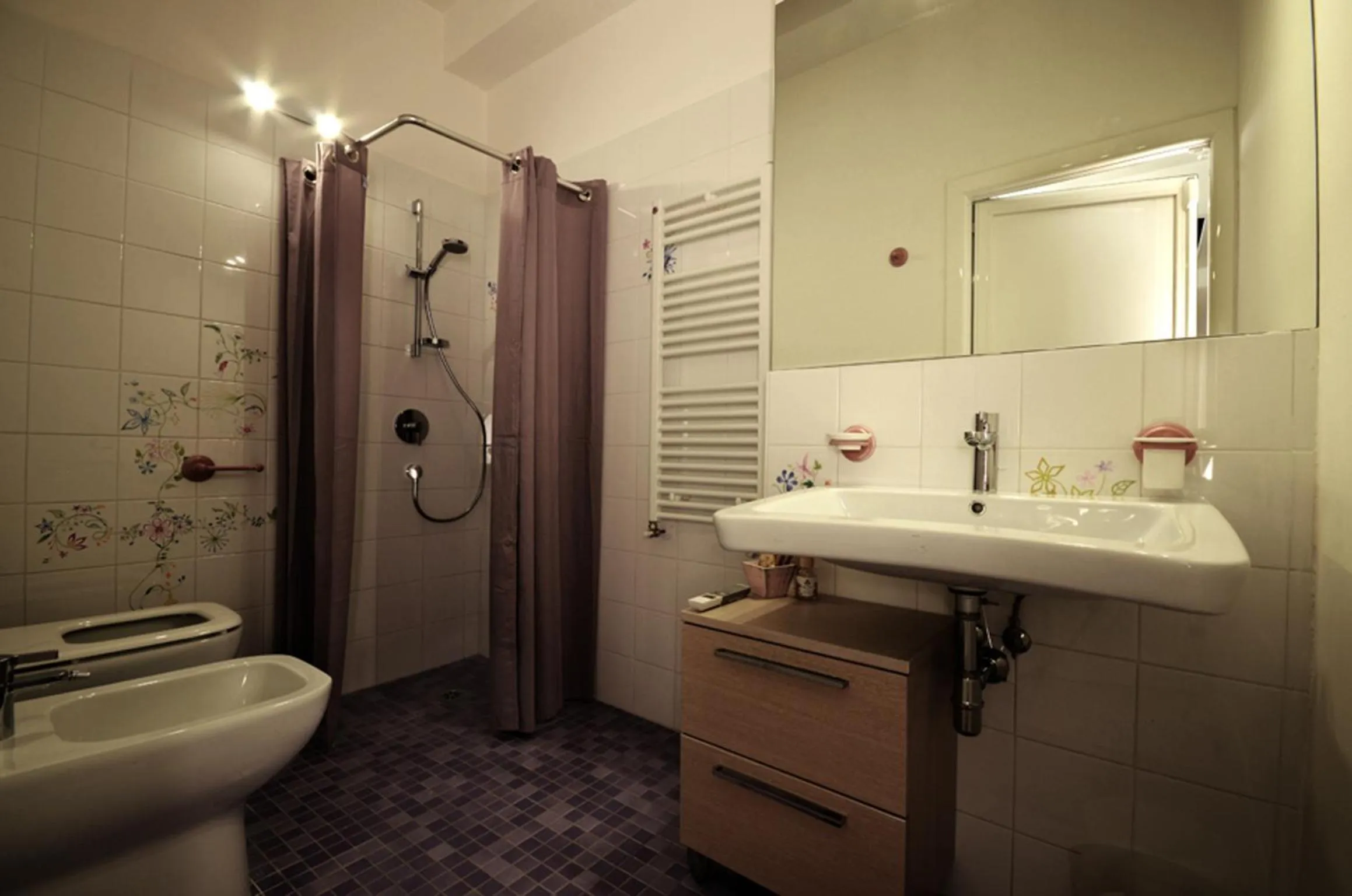 Shower in Bedrooms B&B
