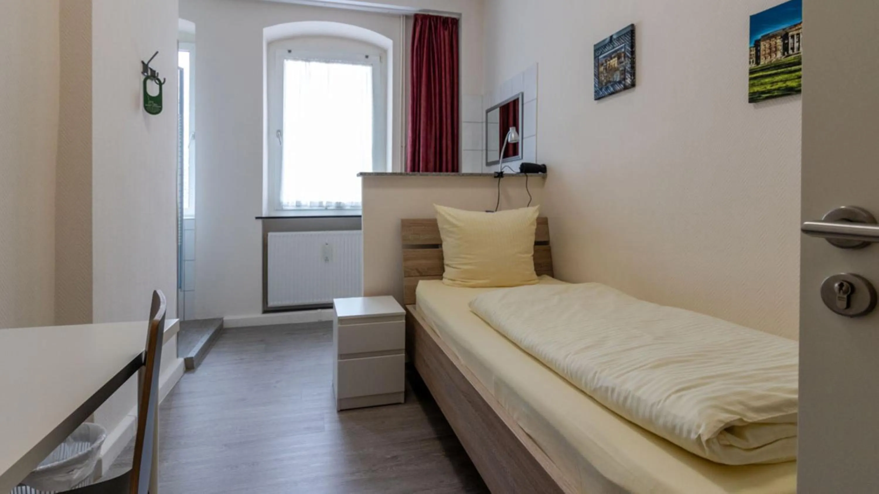 Photo of the whole room, Bed in Hotel Schillerquartier