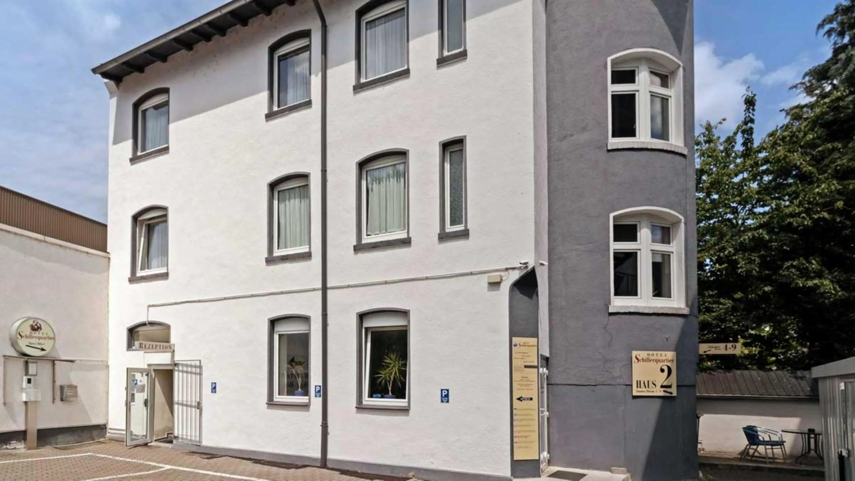 Property building in Hotel Schillerquartier