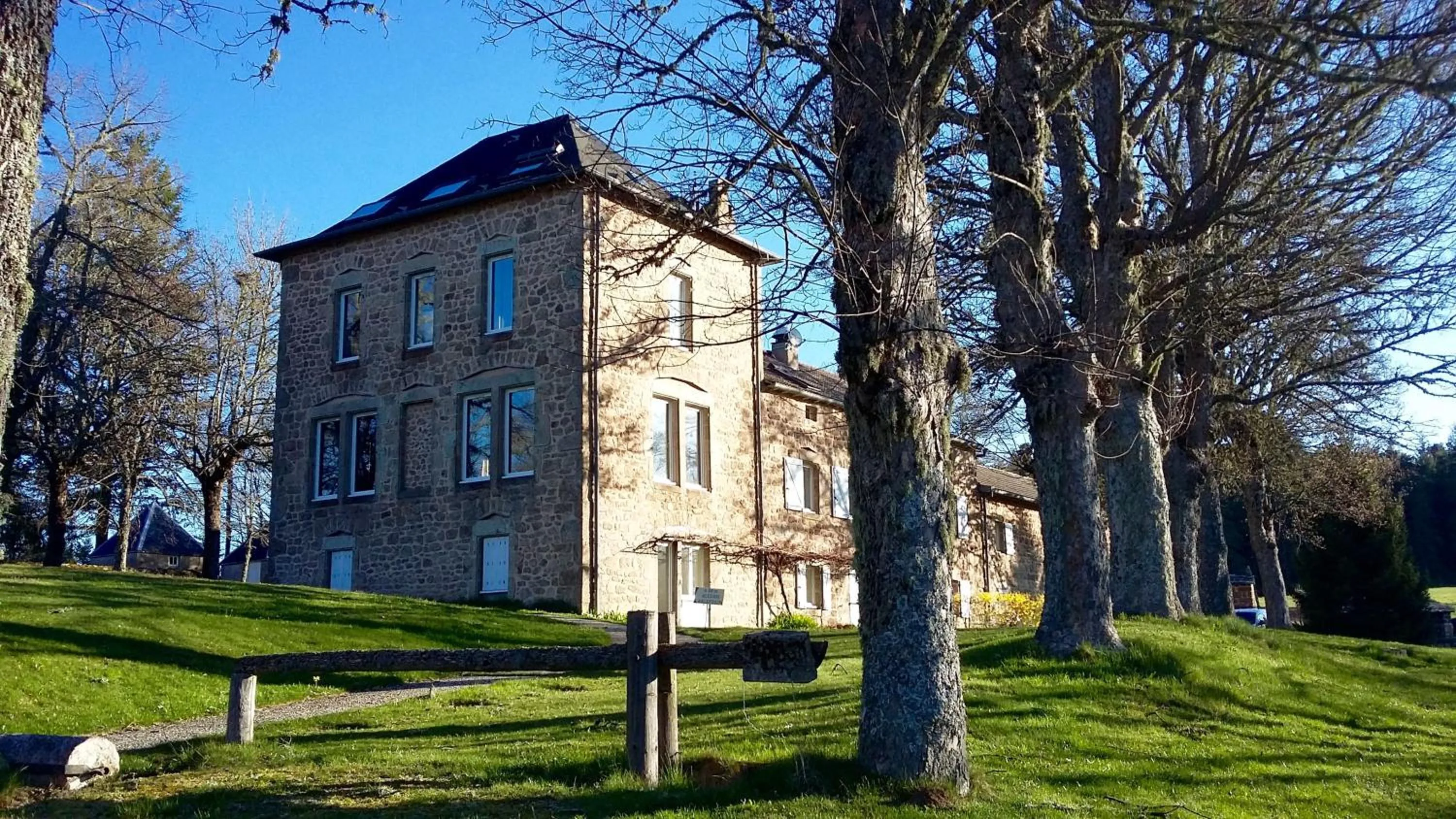Property building in Domaine de Rilhac