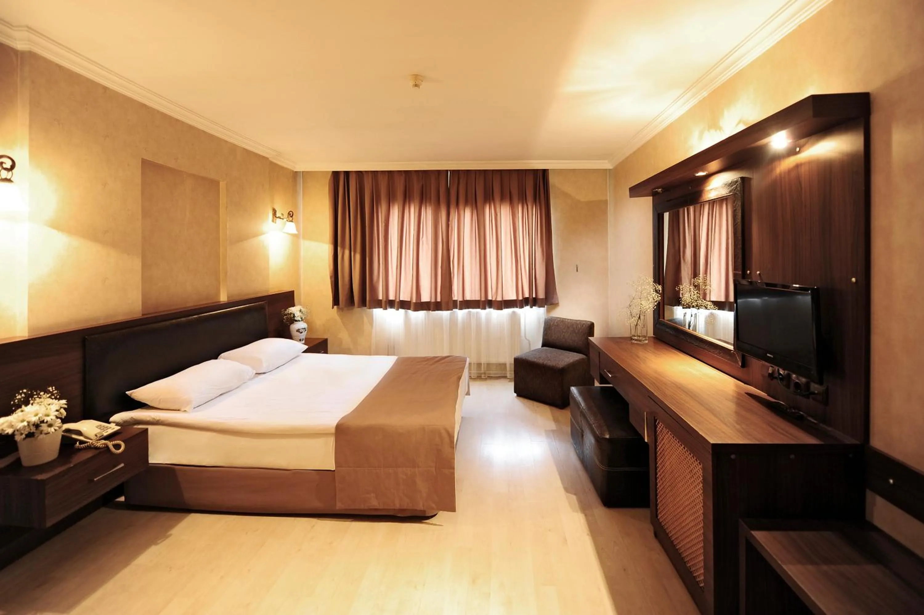 Bedroom, Bed in Üstün Hotel Alsancak