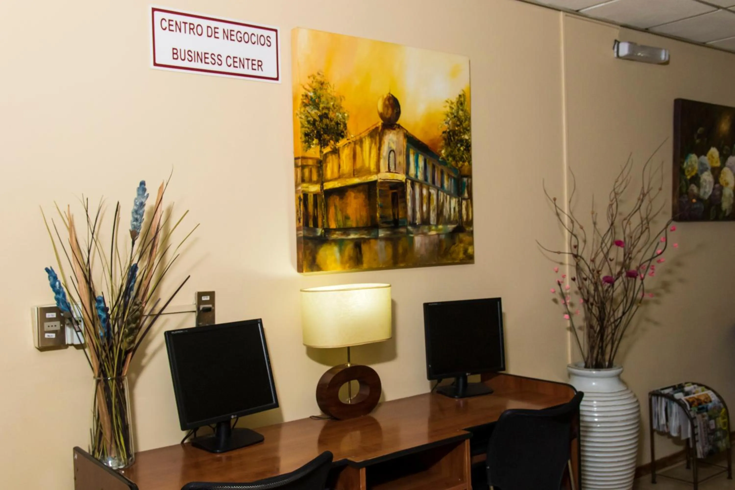 Business facilities in Hotel Don Eduardo