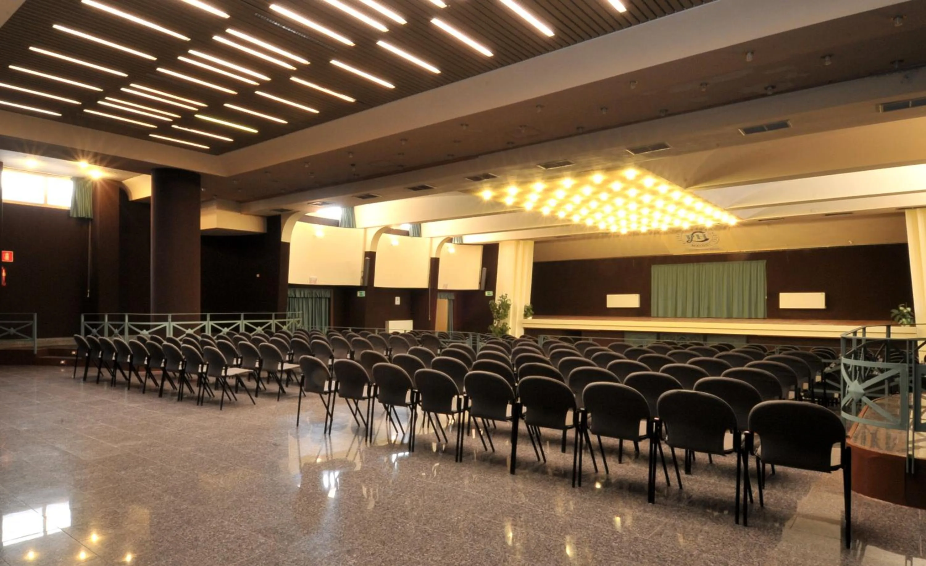 Business facilities in Hotel Pietra di Luna