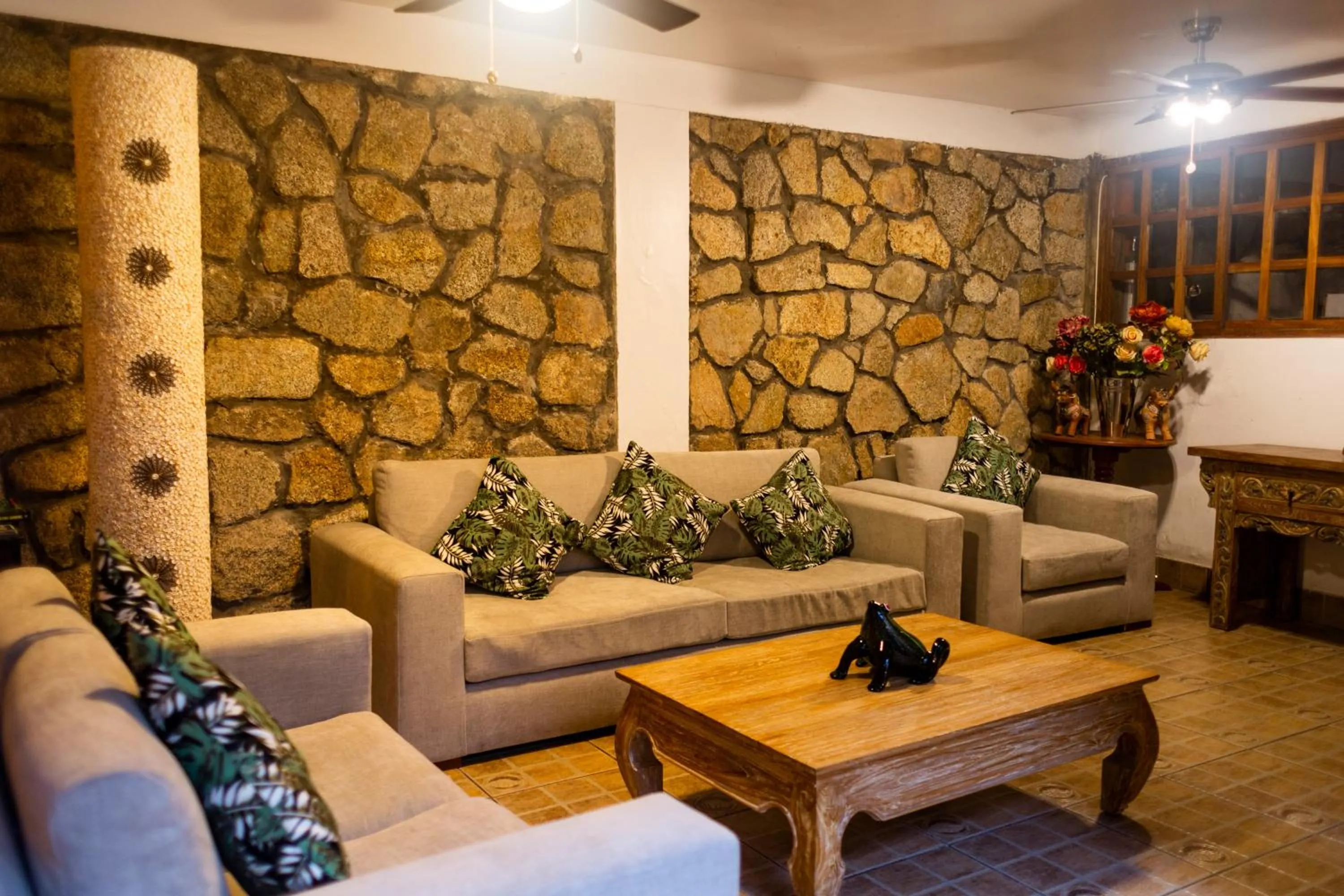 Gringo Bill's Boutique Hotel