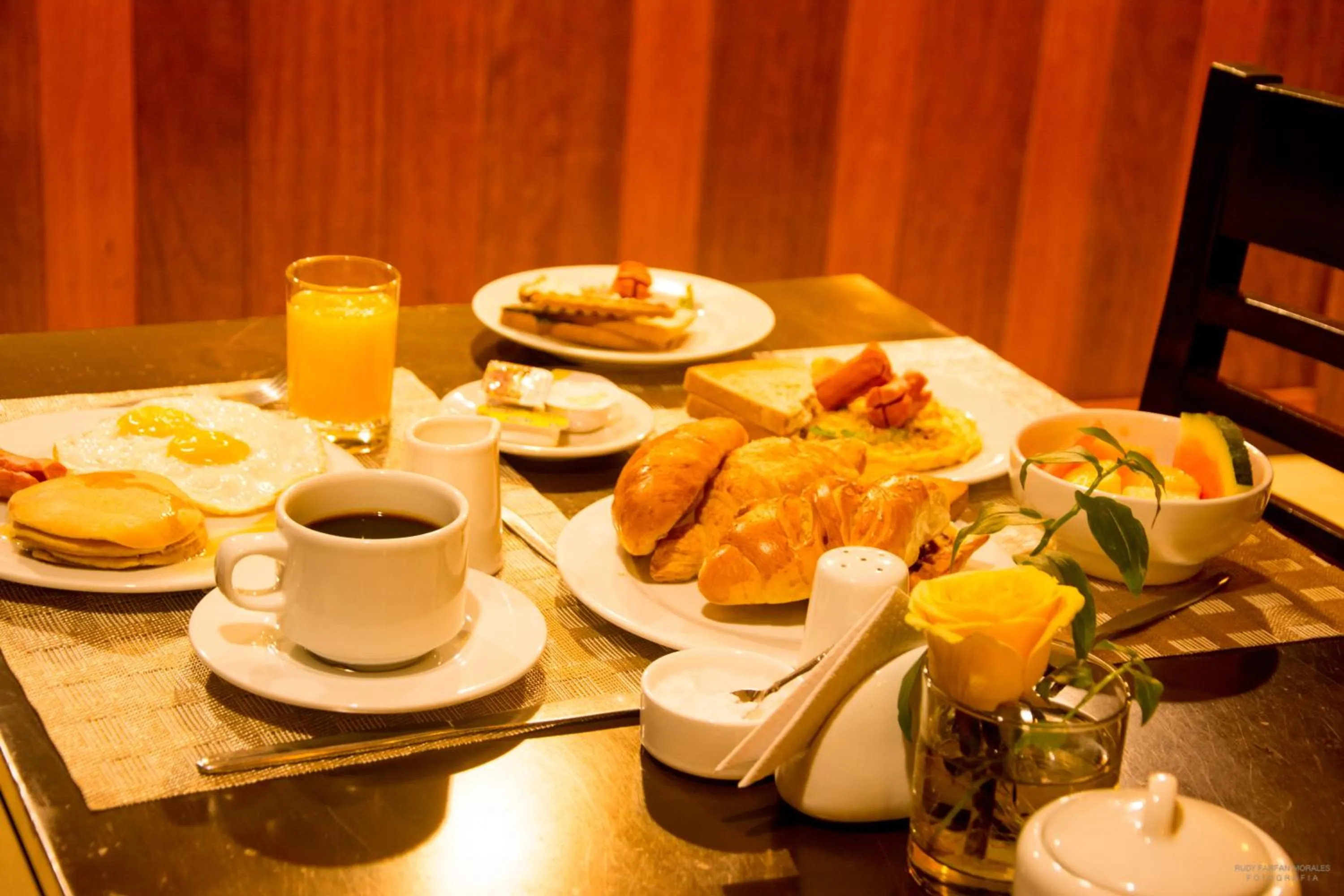 Breakfast in Gringo Bill's Boutique Hotel