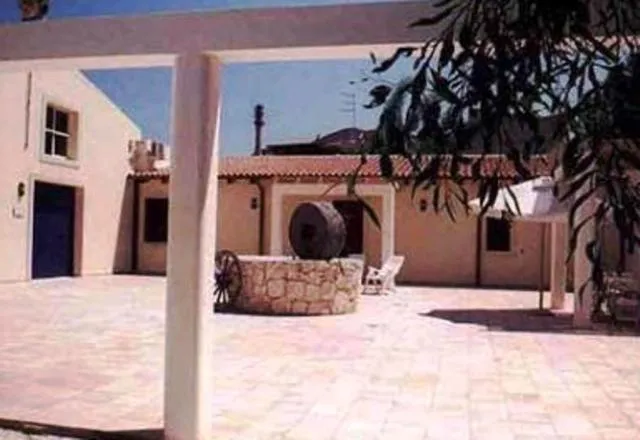 Facade/entrance in Terrauzza Sul Mare di Renata Emmolo