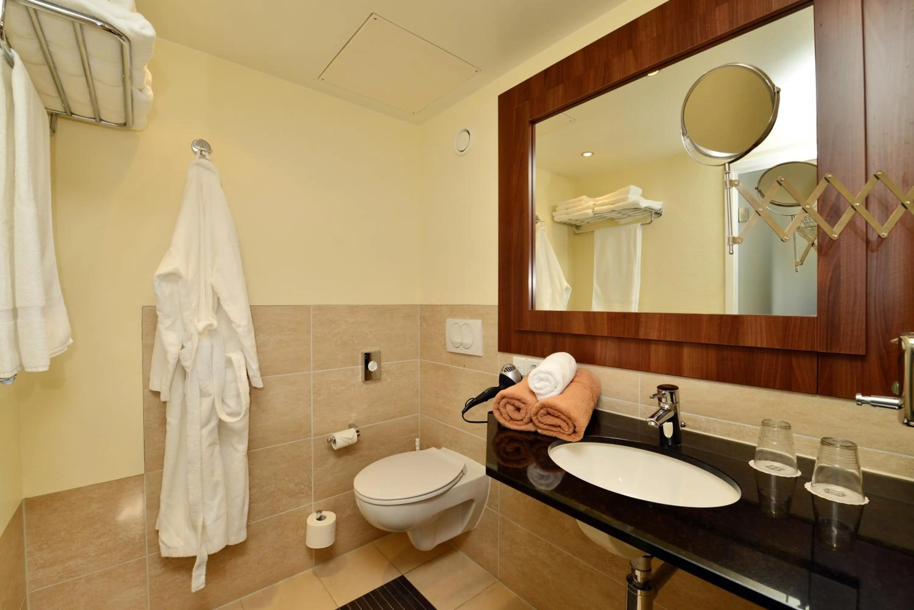 Bathroom in Autenrieder Brauereigasthof