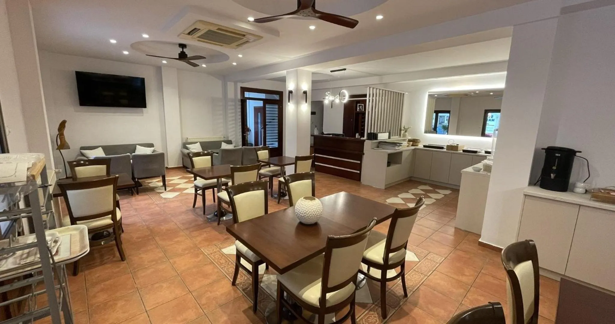 Breakfast in San Nectarios