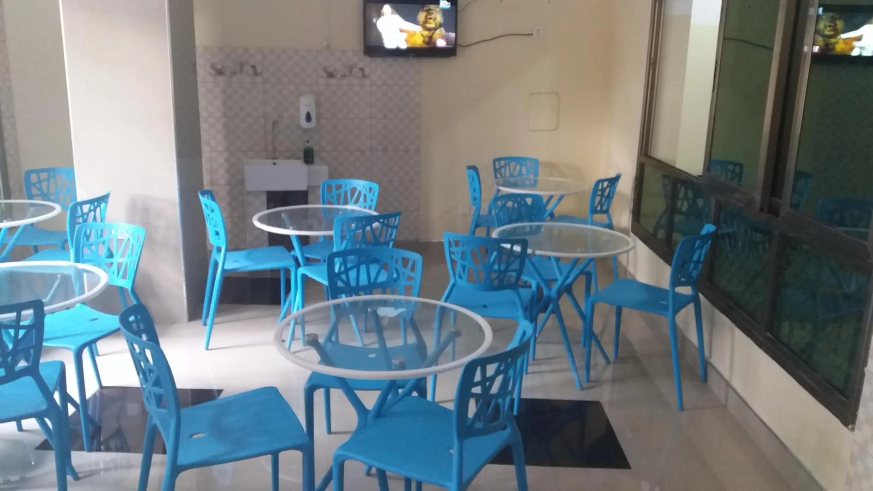 Restaurant/places to eat in Ayodya Suites Nyali