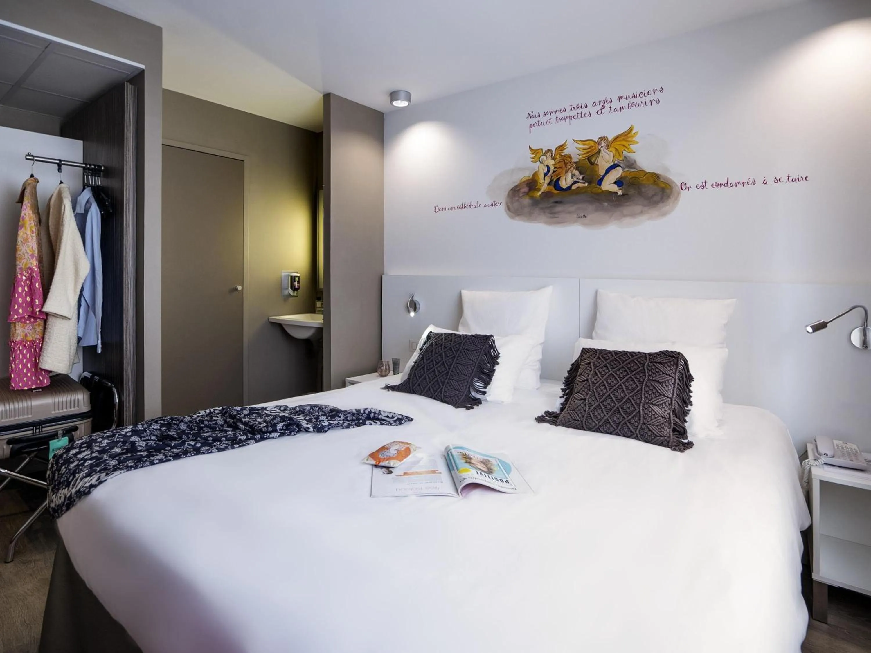Bedroom, Bed in ibis Styles Rennes St. Gregoire