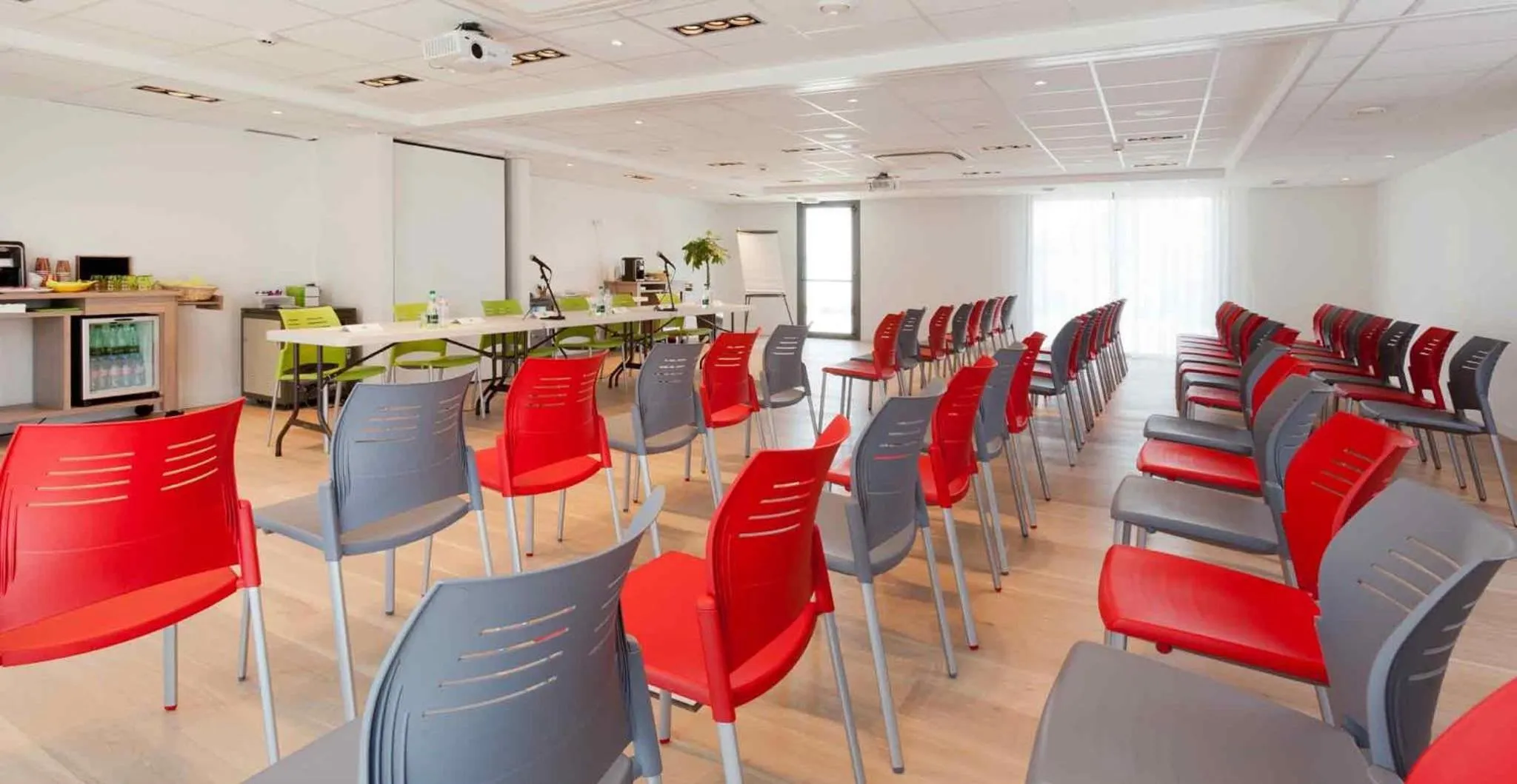 Meeting/conference room in ibis Styles Rennes St. Gregoire