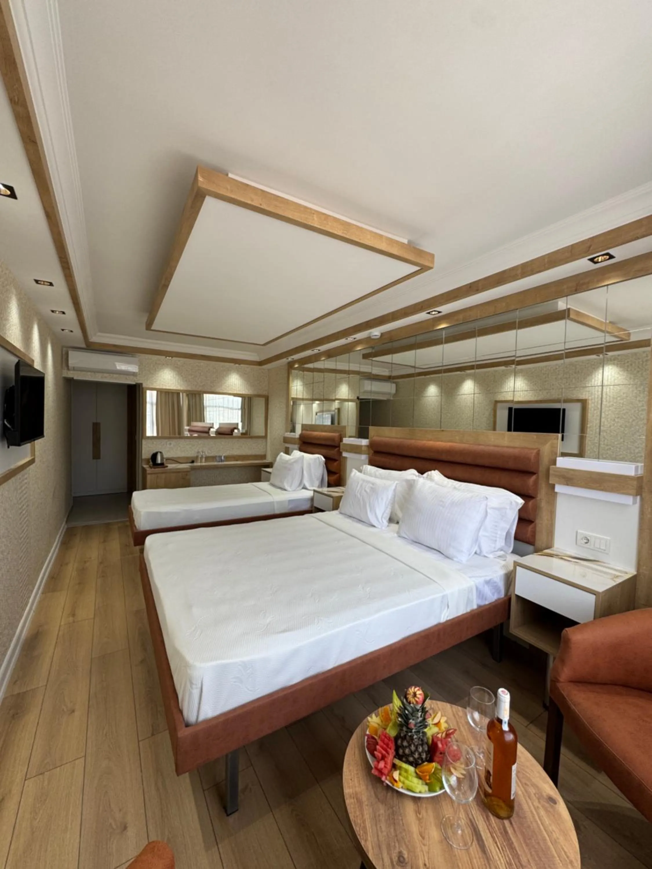 Food, Bed in Alican 1 Hotel