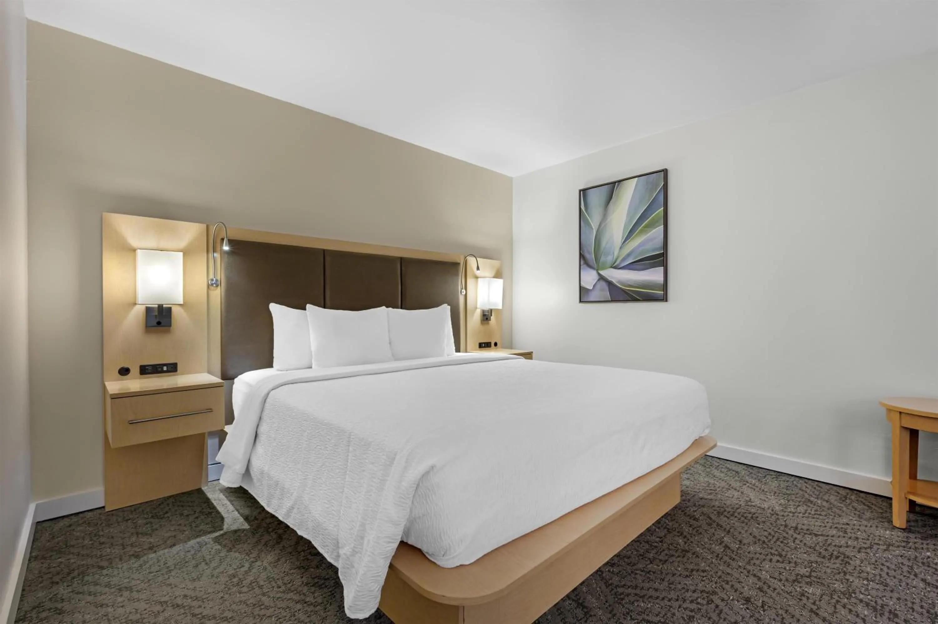 Bedroom, Bed in Best Western Plus South Coast Inn